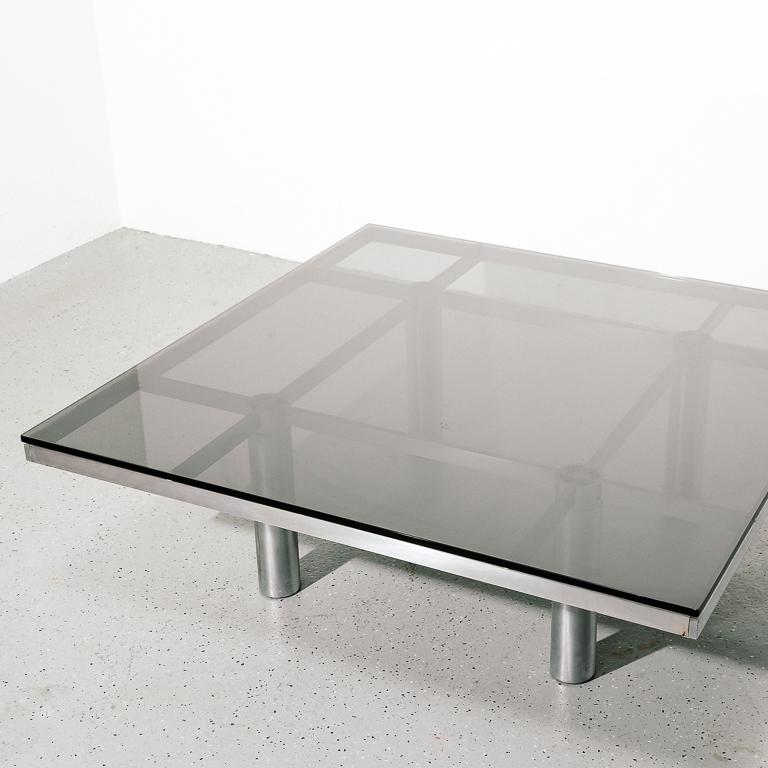 Vintage coffee by Tobia Scarpa for Knoll, 1960s. Thick smoked glass top and heavy steel base.