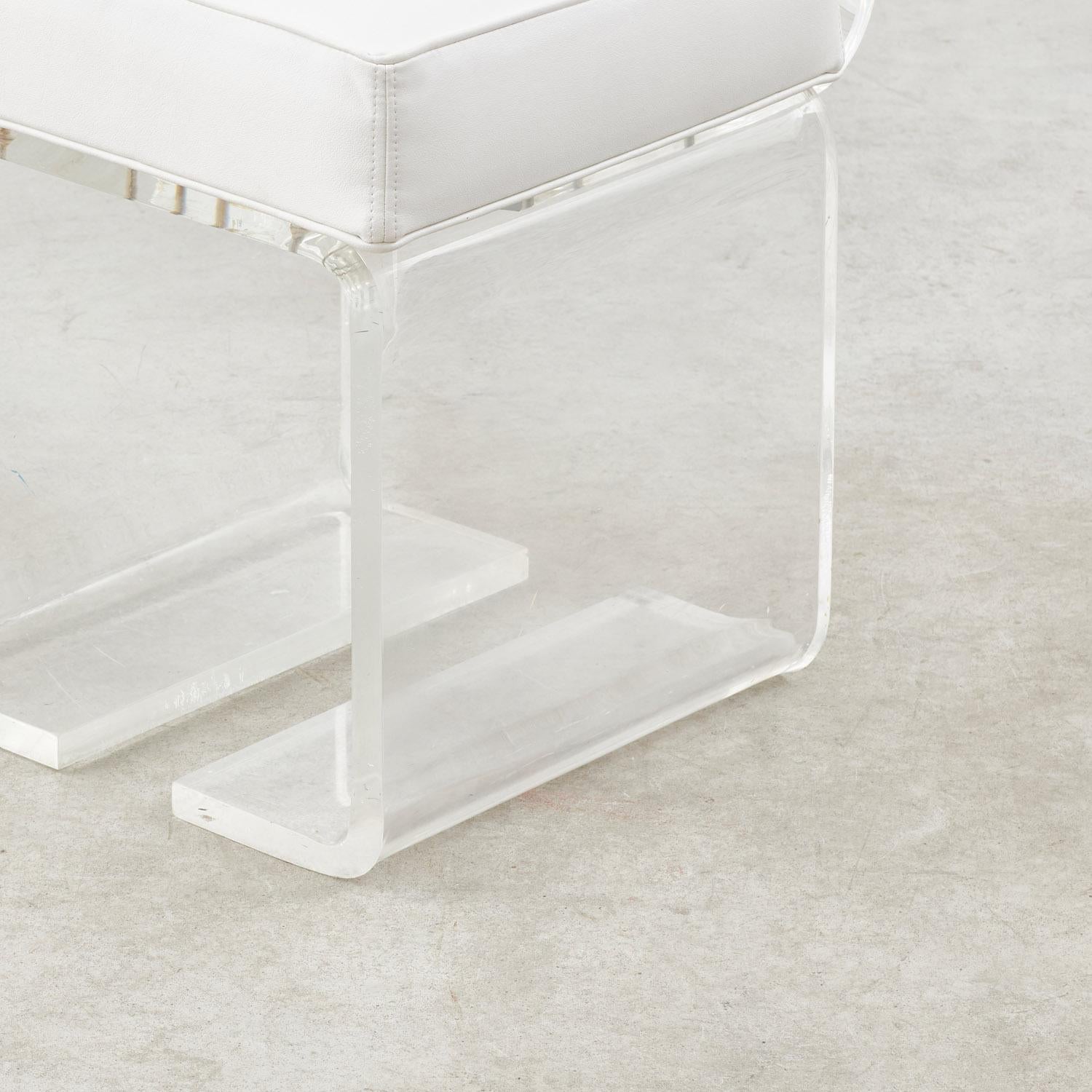 Silla André Courrèges de plexi - Francia, años 70 Plexiglás en venta