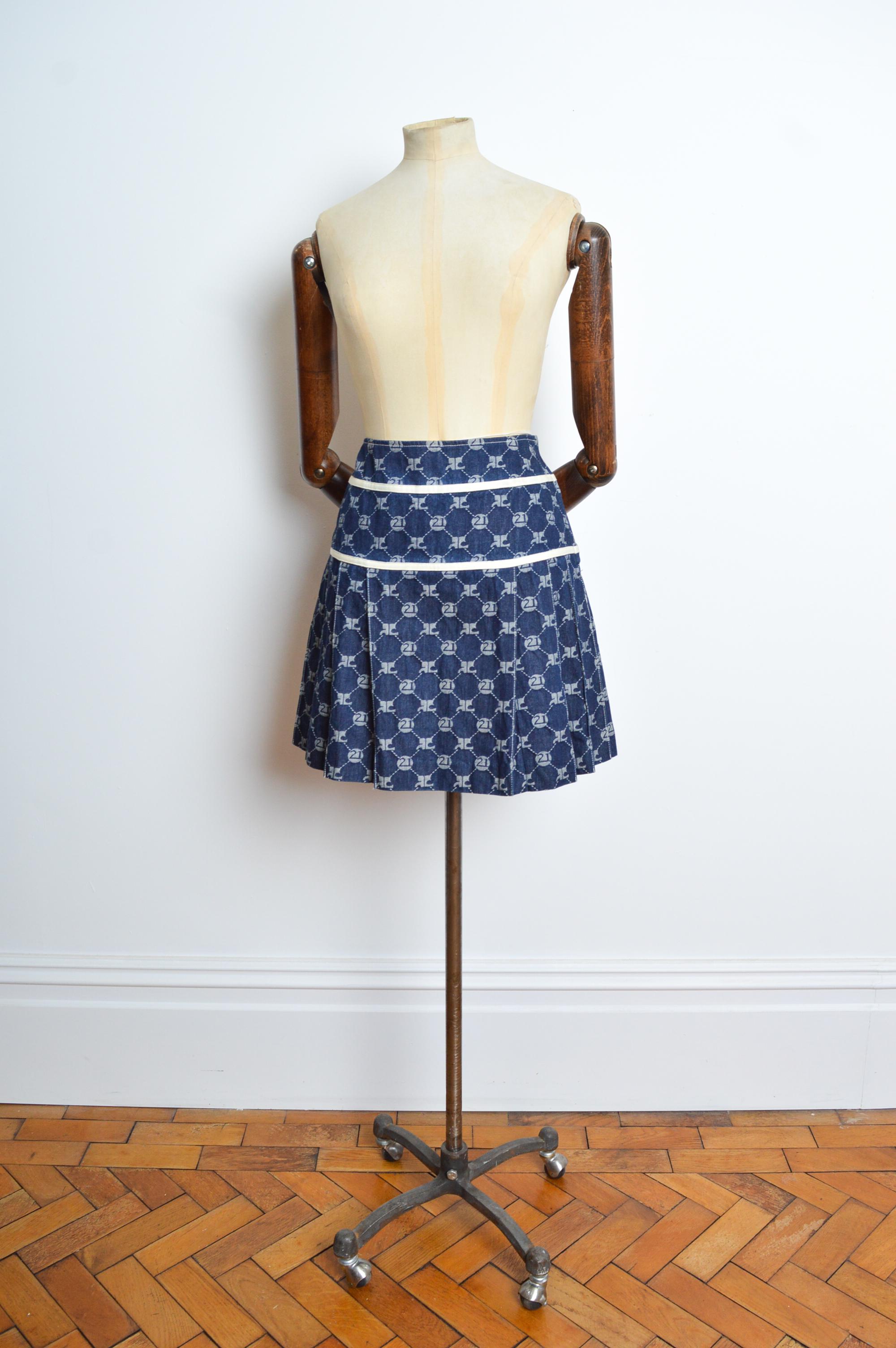 André Courrèges Jacquard Repeat Logo Denim Vintage pleated Mini Skirt In Good Condition For Sale In Sheffield, GB