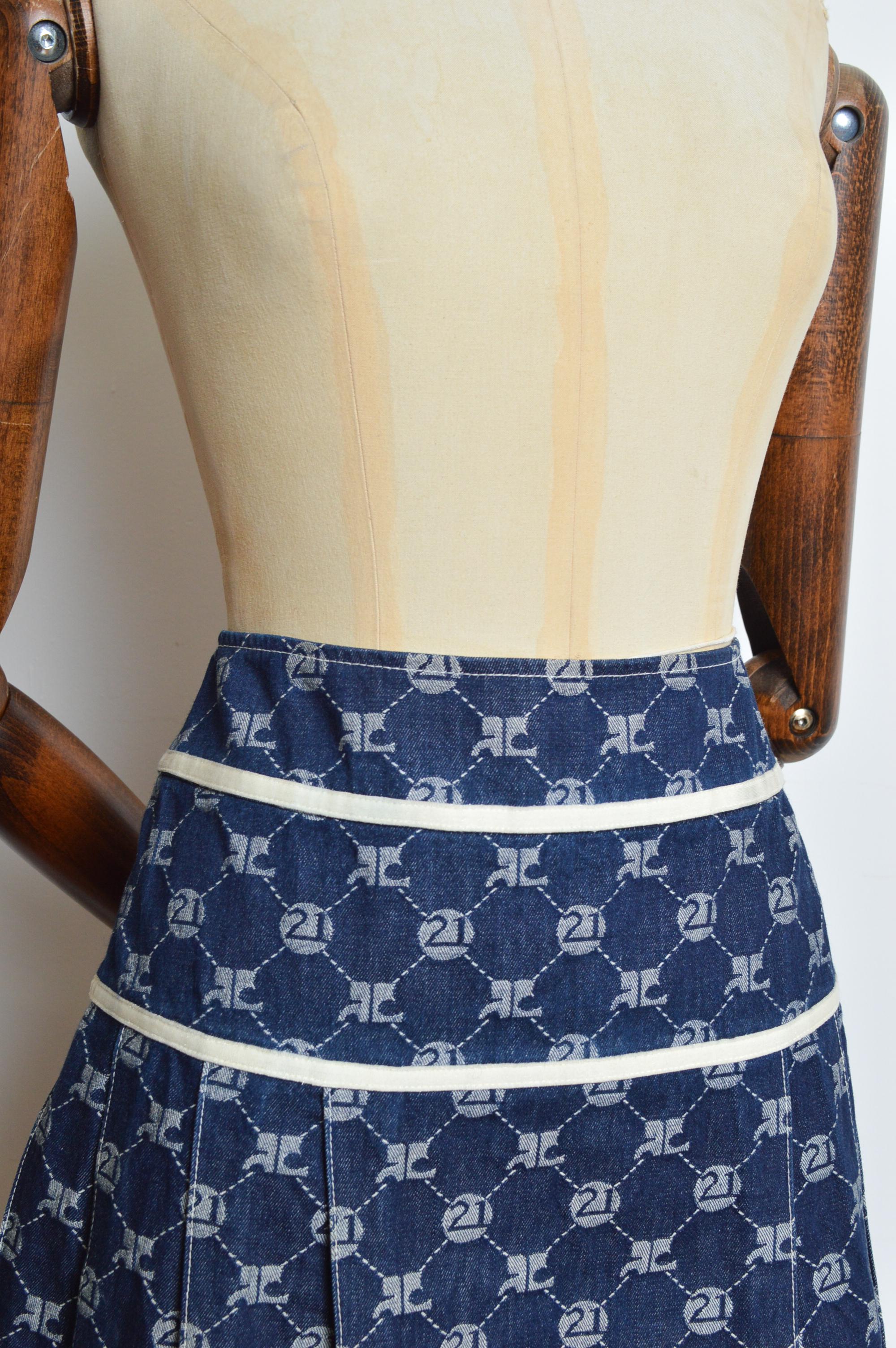 André Courrèges Jacquard Repeat Logo Denim Vintage pleated Mini Skirt For Sale 2