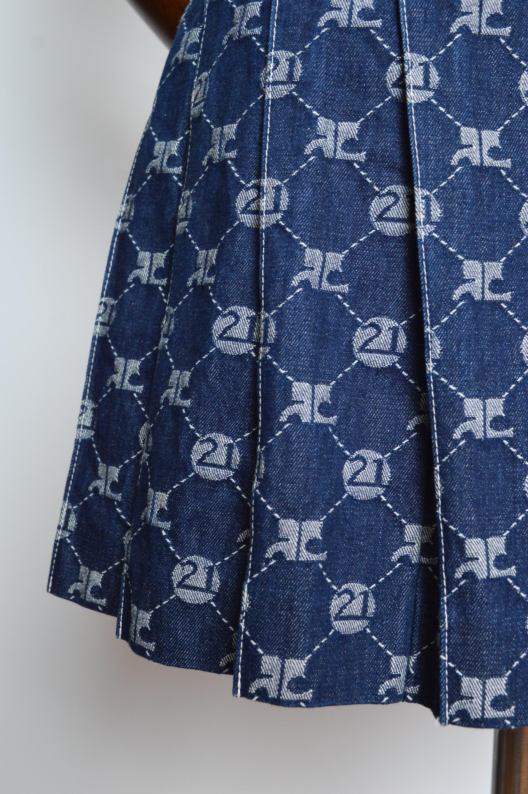 André Courrèges Jacquard Repeat Logo Denim Vintage pleated Mini Skirt For Sale 4
