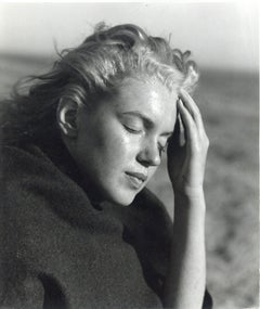 Marilyn Monroe on the Beach - Photographie d'origine vintage