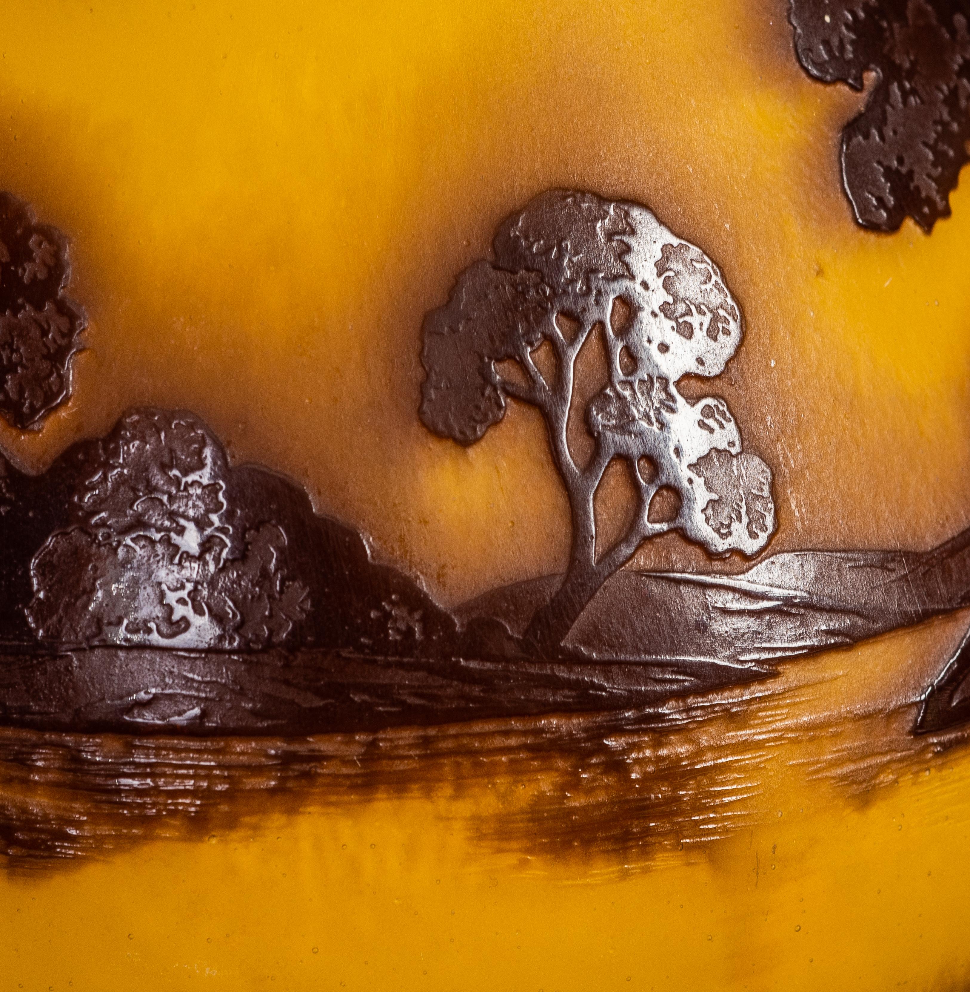 André Delatte
un vase en verre camée décoré à l'intérieur,
France, vers 1920
décoré d'arbres sur un fond jaune,
signé A Delatte Nancy
Dimensions :
Hauteur
8.25 in. (20.9 cm)
Largeur
6 in. (15.2 cm).
