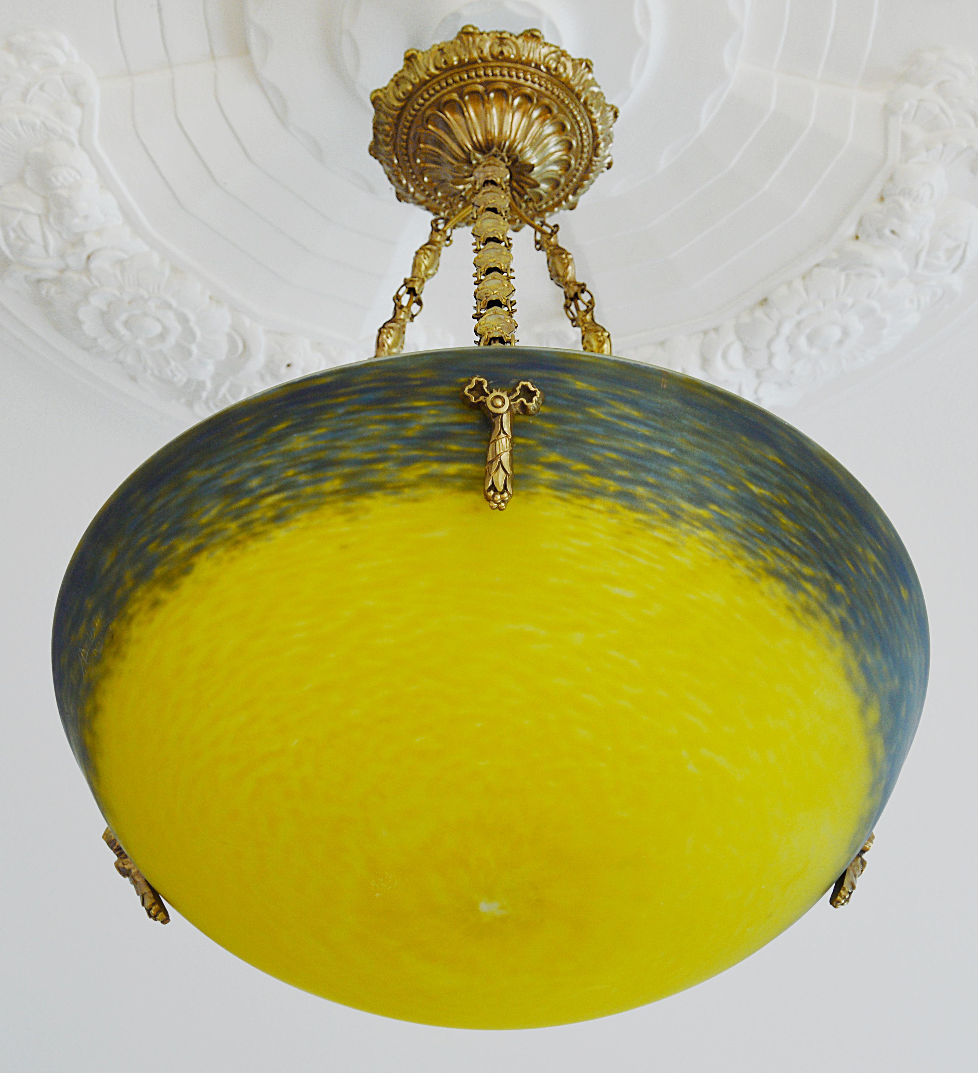 Andre Delatte French Art Deco Pendant Chandelier, 1920 In Excellent Condition For Sale In Saint-Amans-des-Cots, FR