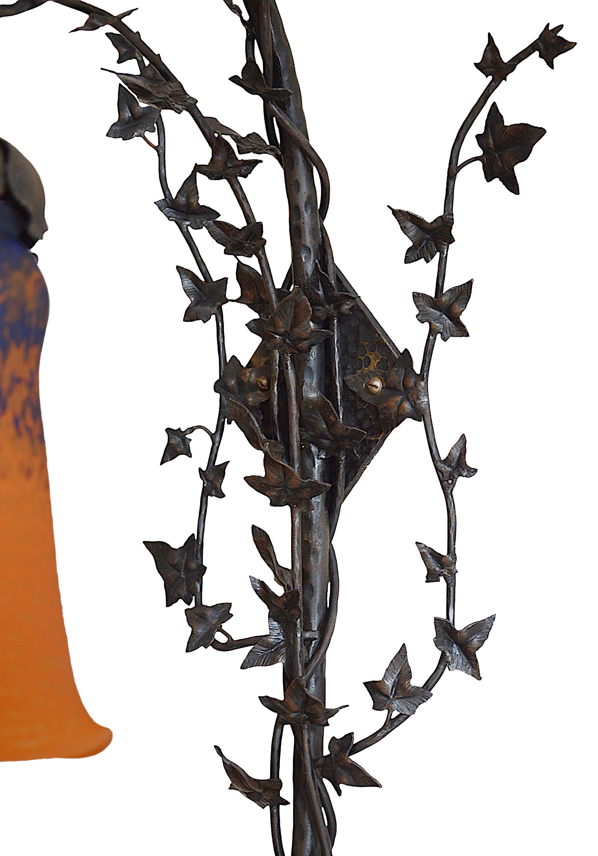 Inizio XX secolo Andre Delatte Large French Art Deco Ivy Wall Sconce, 1920 in vendita