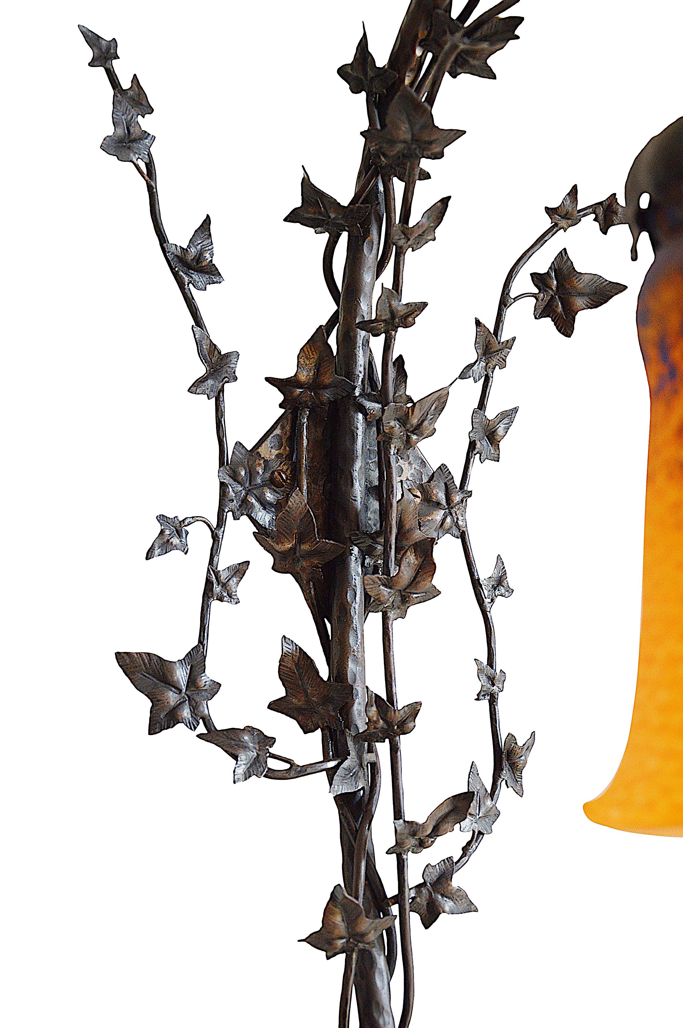 Vetro Andre Delatte Large French Art Deco Ivy Wall Sconce, 1920 in vendita