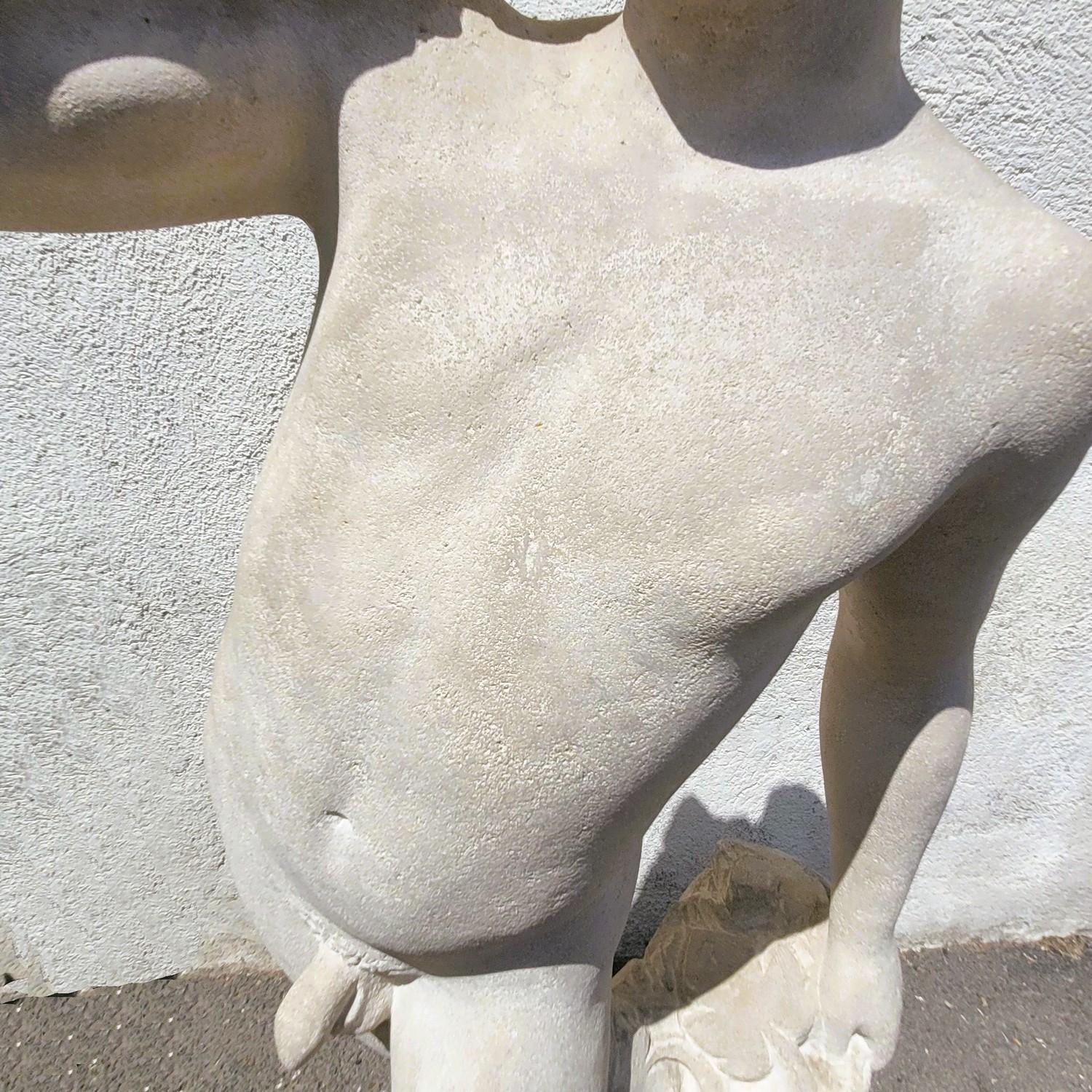 André Deluol, Uomo in piedi, scultura in pietra, XX secolo in vendita 4