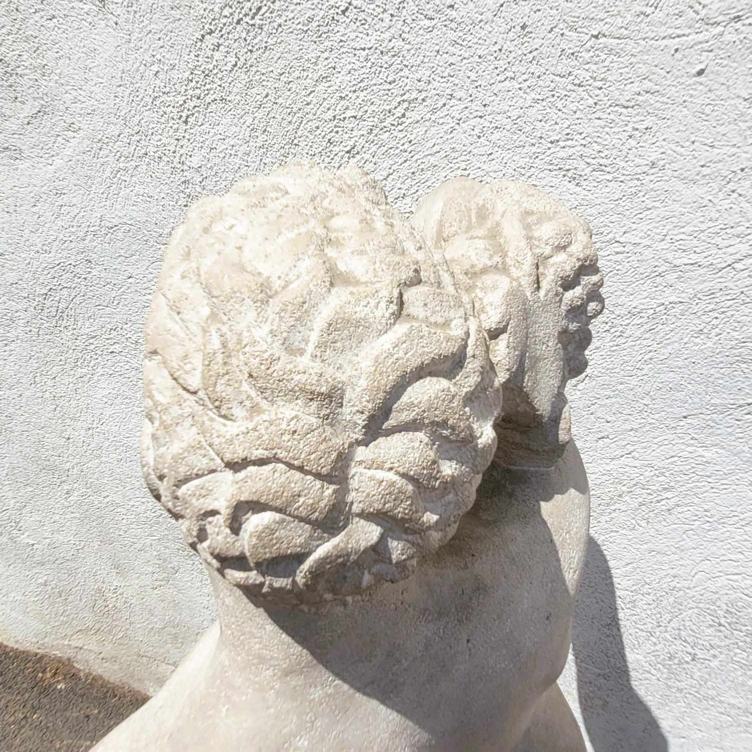 André Deluol, Uomo in piedi, scultura in pietra, XX secolo in vendita 9