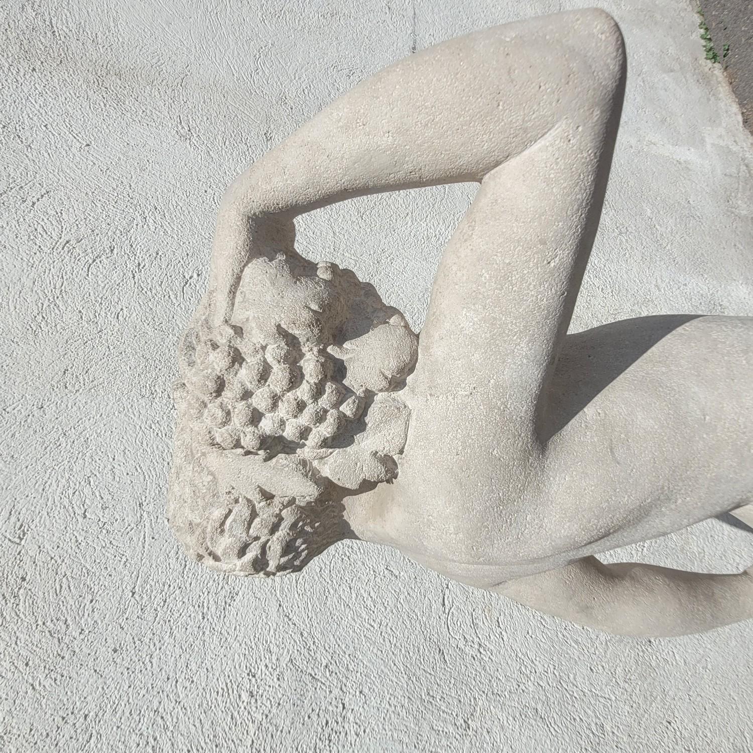 André Deluol, Uomo in piedi, scultura in pietra, XX secolo in vendita 1