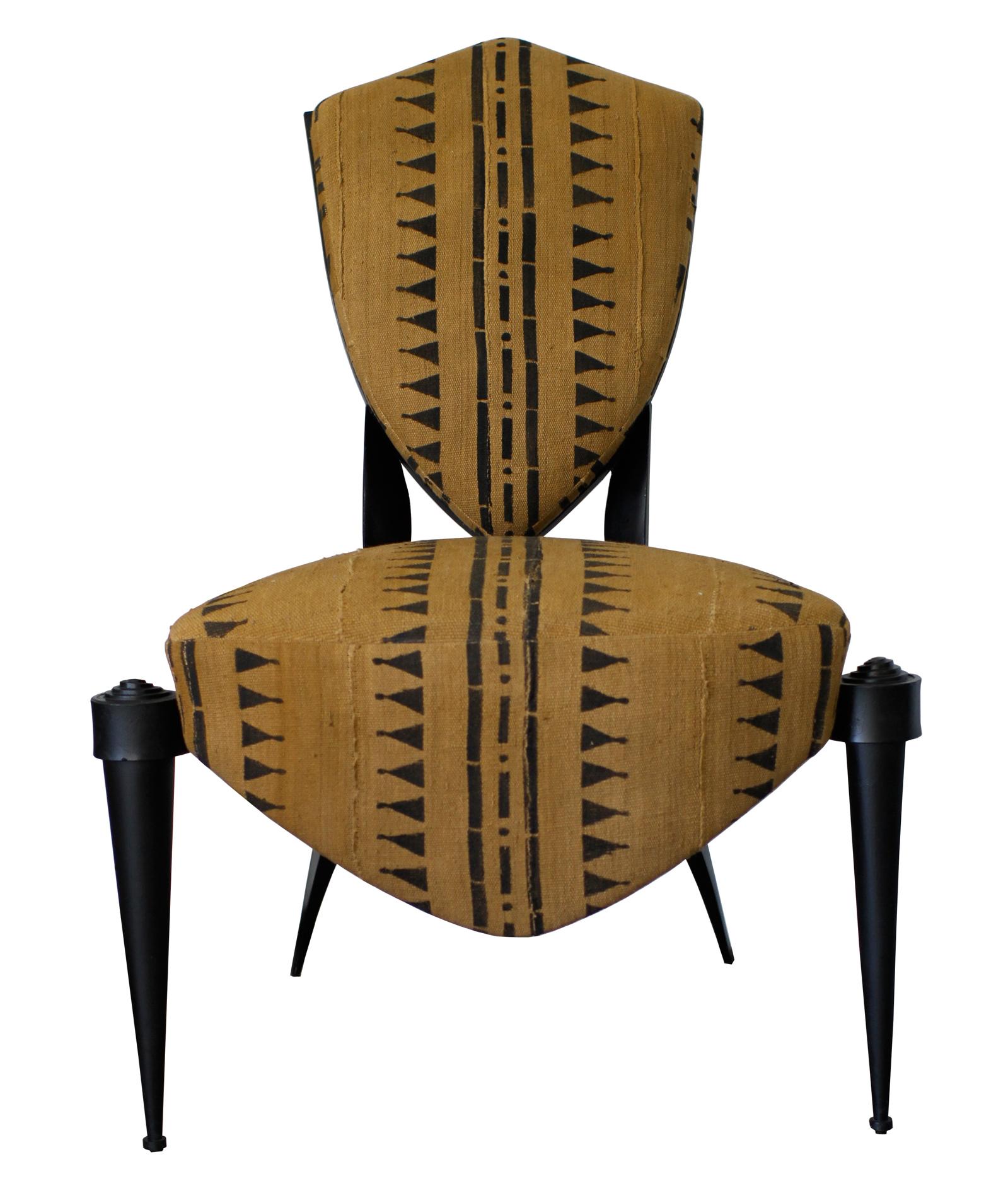 Andre Dubreuil pair of trevise chairs 1988 from a private collection, France

André Dubreuil (b.1951)
Rare pair of chairs, model « Trévise » France, 1988.
Black lacquered Iron and covered with an Ashanti tapestry from Ghana.

Provenance: