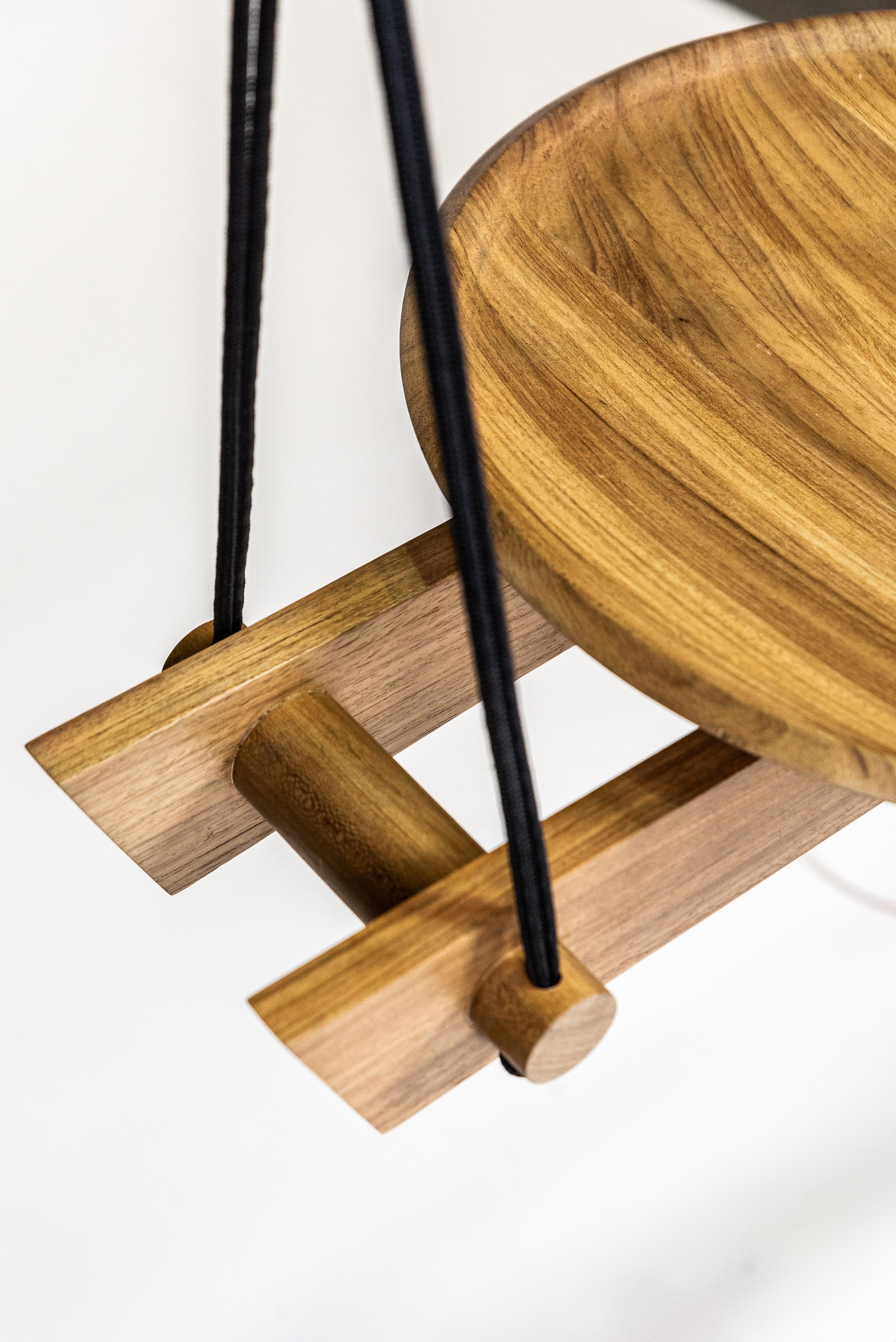 Fait main André Ferri, Table d'appoint - Balançoire 