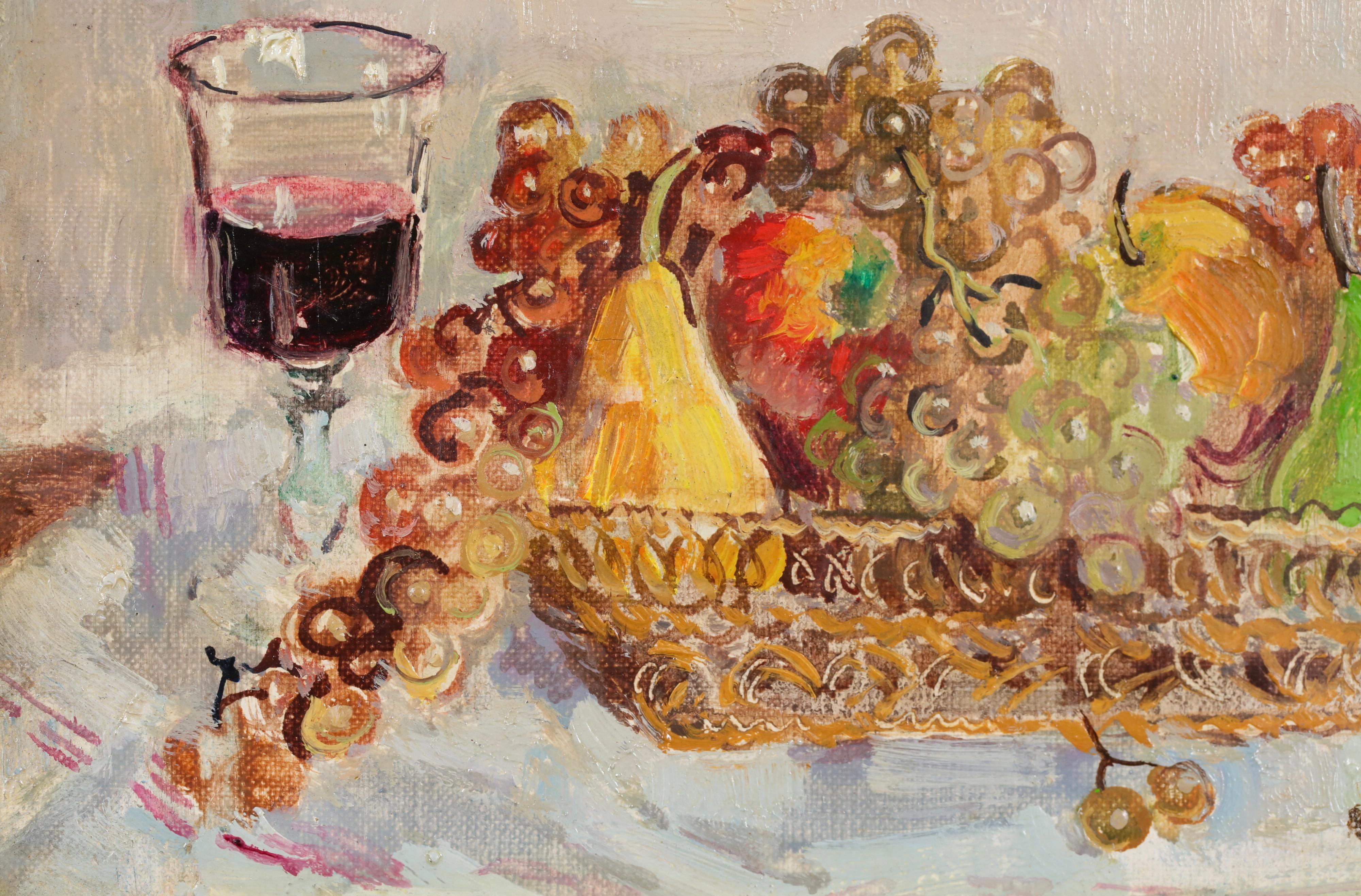 Signiertes Stillleben in Öl auf Leinwand, um 1960, von dem französischen modernistischen Maler Andre Hambourg. Dieses schöne Stück zeigt einen Korb mit Obst: Trauben, Birnen und Äpfel, die auf einem weißen Tuch liegen. Daneben steht ein Glas