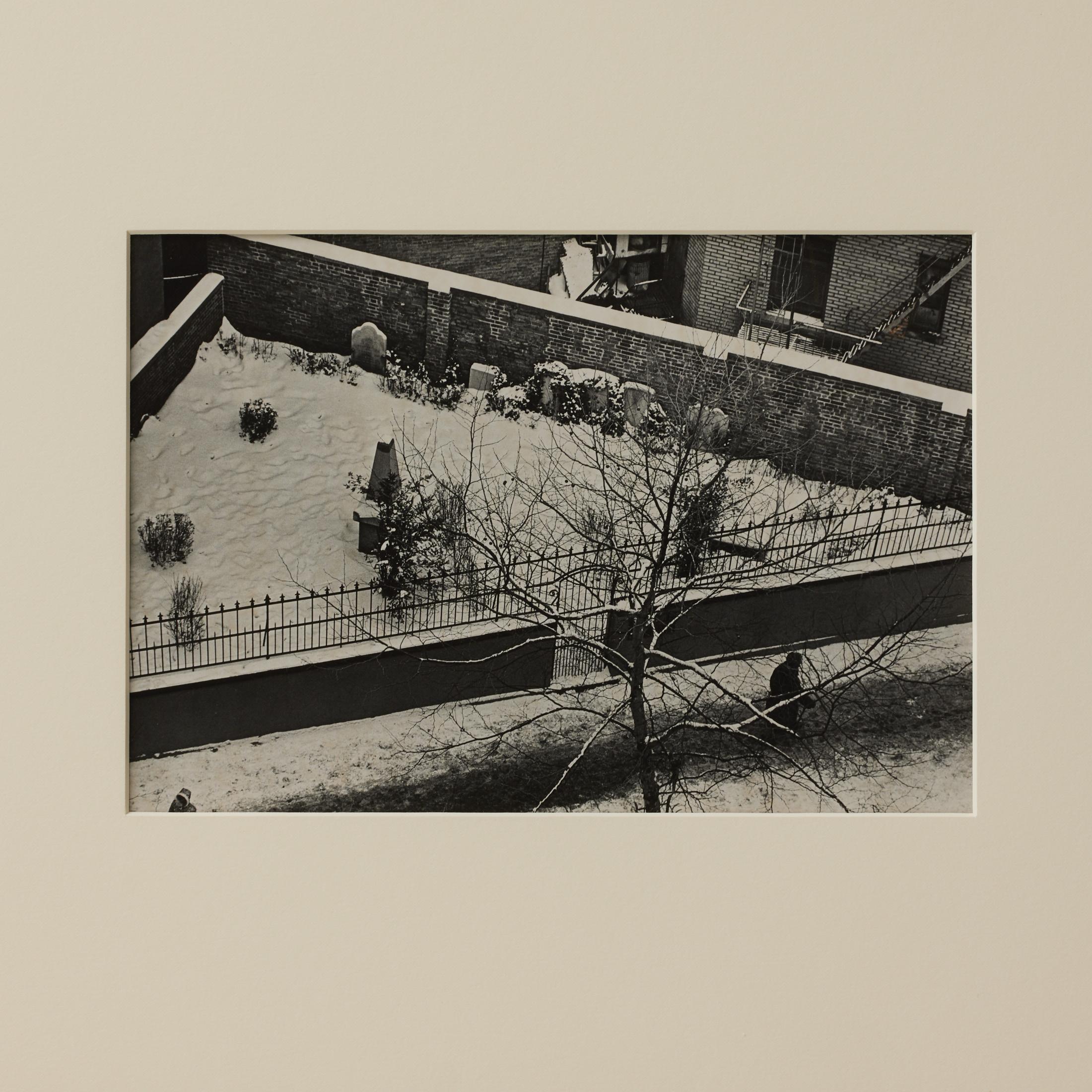 Mid-Century Modern Andre Kerstesz Photographie encadrée et tamponnée en noir et blanc en vente