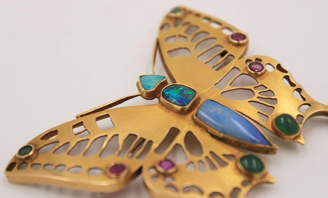 Andre Lamy Gold Butterfly Pin with Opal and Polychrome Gemstones In Good Condition For Sale In Brussels, BE