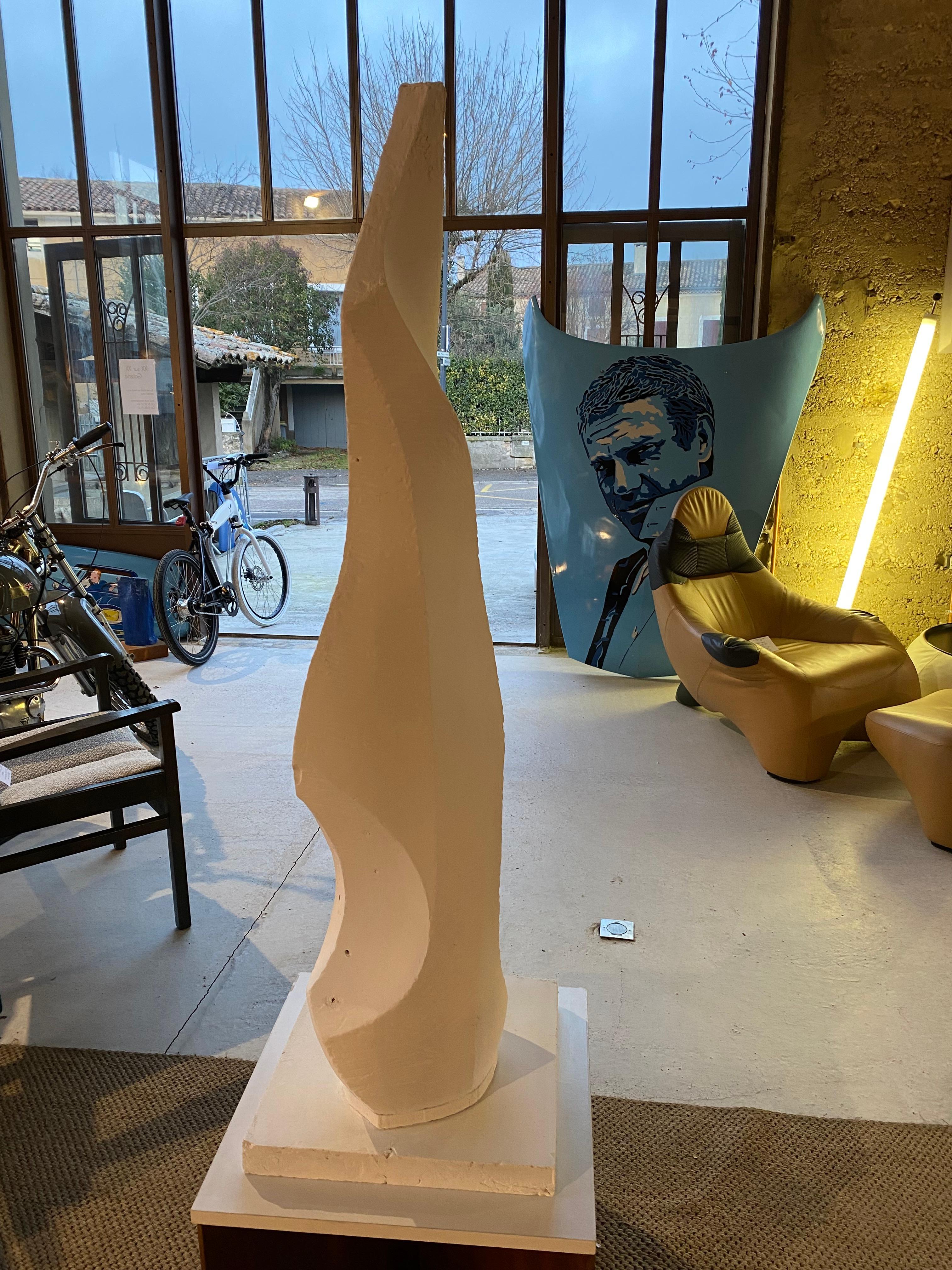 André Longeon (1926-2010)
Abstract sculpture
Plaster/socle
h 130 cms
Base 40x40 cms
Ref PM/6
1200 euros
