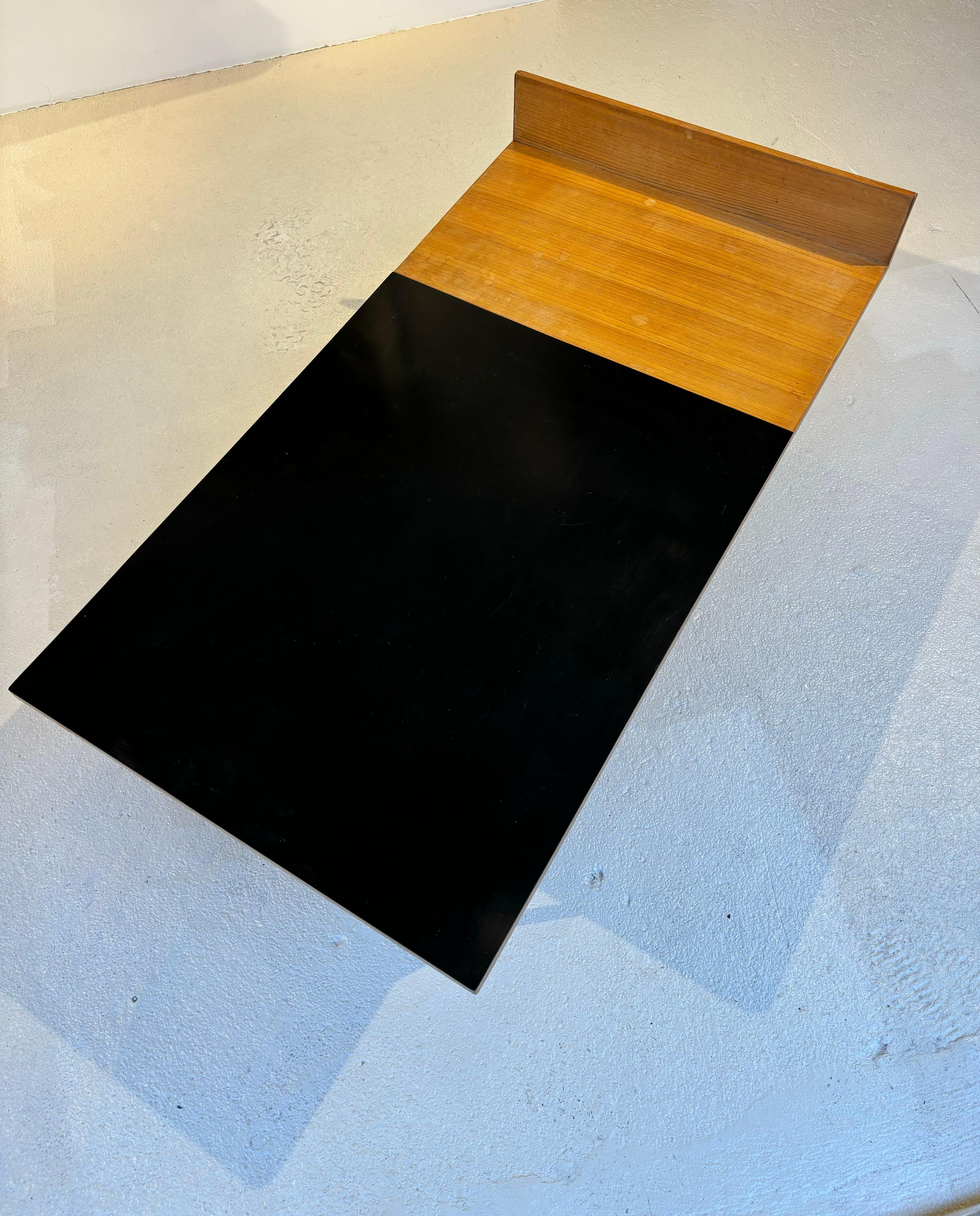 Français Table basse André Monpoix en vente