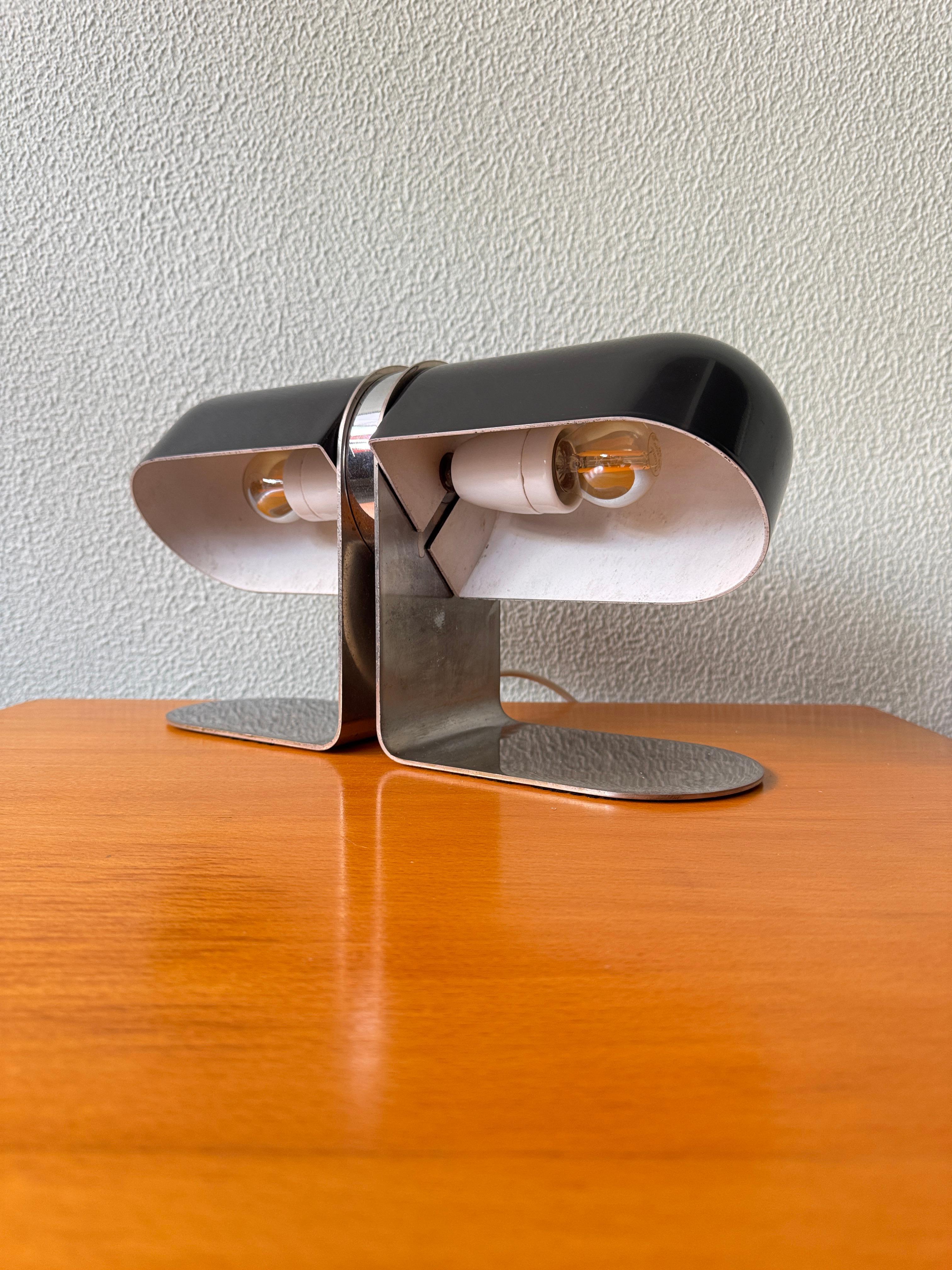 André Ricard Lampe de table moderne espagnole à double abat-jour noir pour Metalarte, 1970 en vente 3