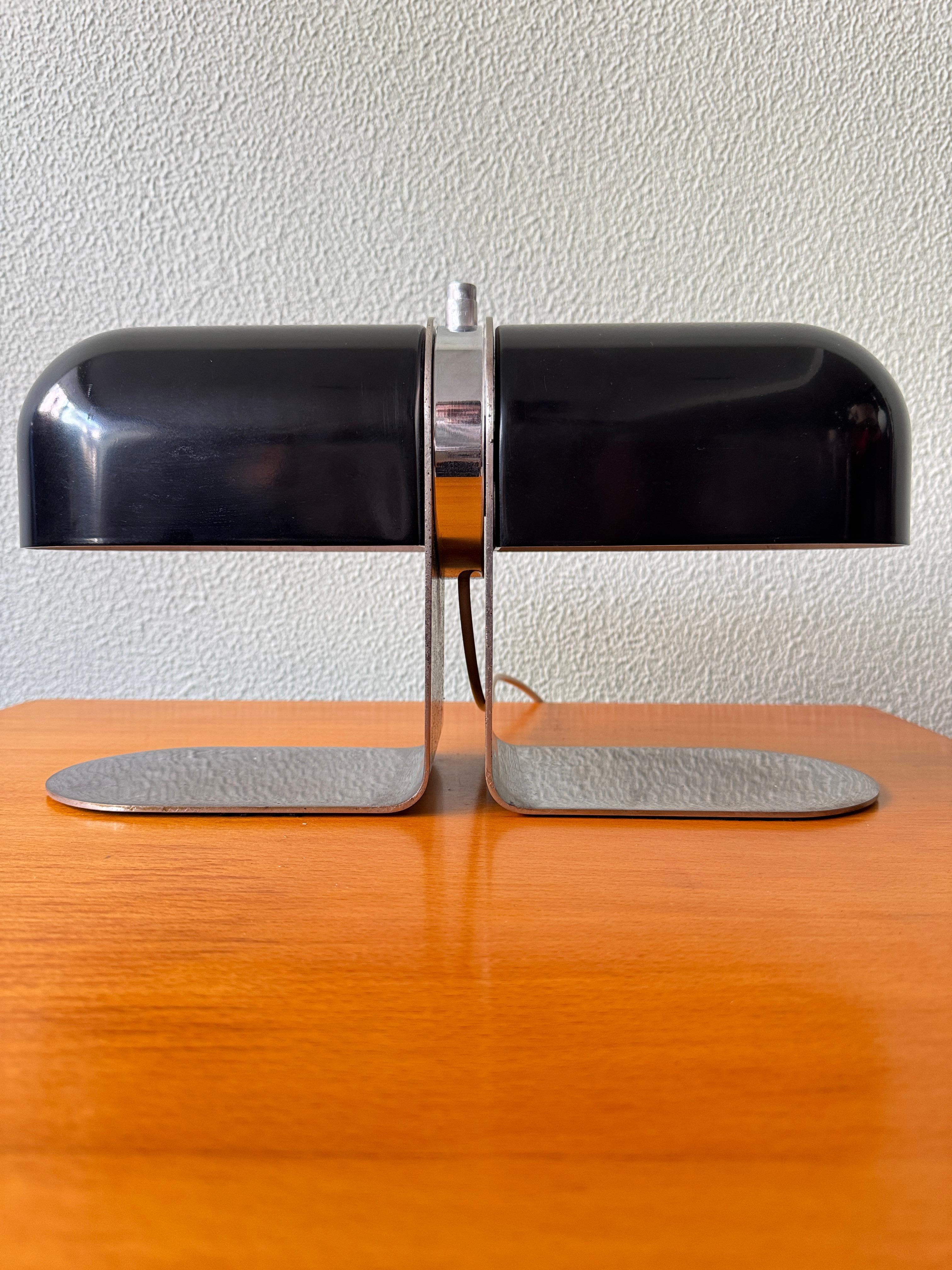 André Ricard Lampe de table moderne espagnole à double abat-jour noir pour Metalarte, 1970 en vente 7
