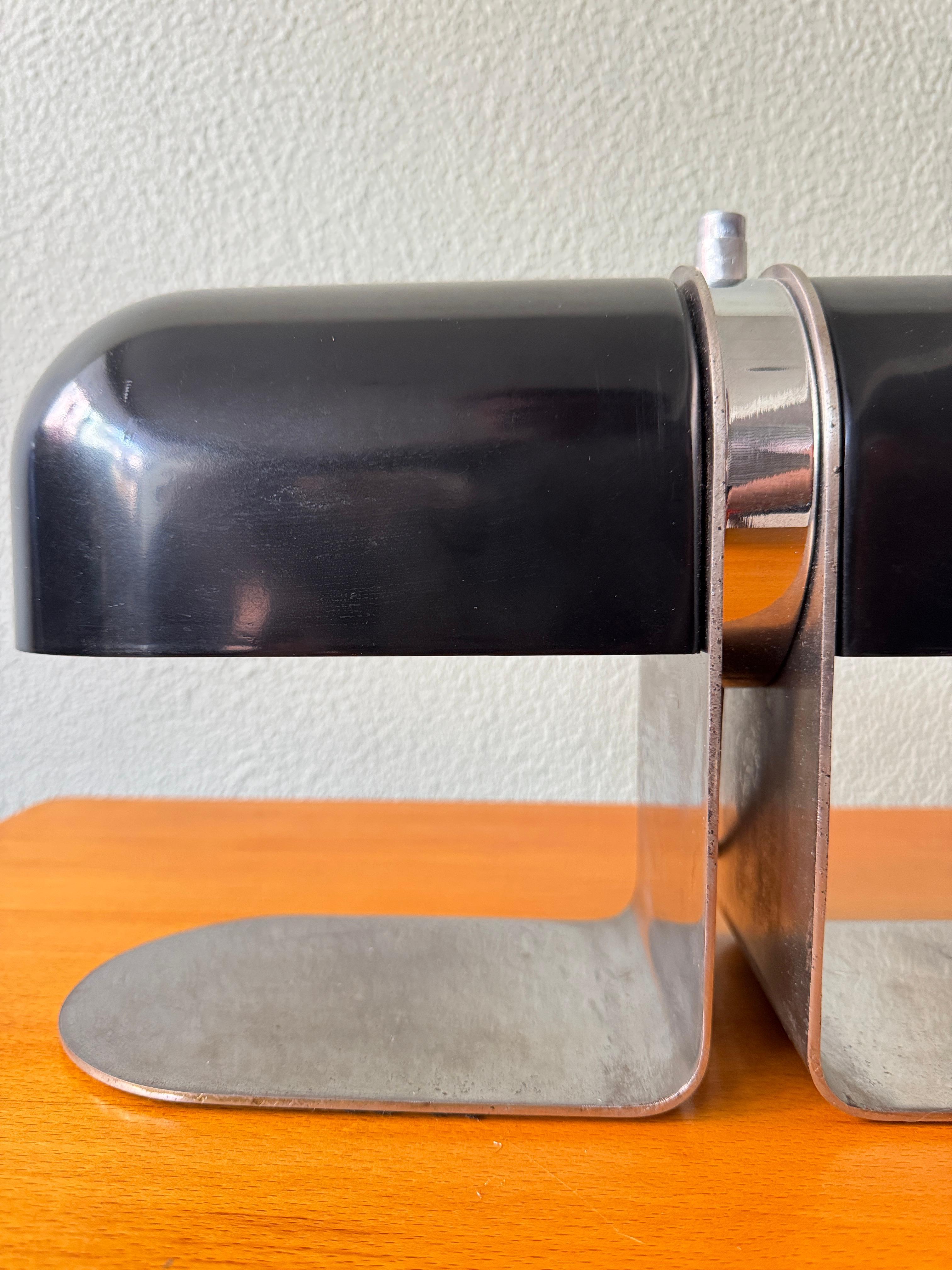 André Ricard Lampe de table moderne espagnole à double abat-jour noir pour Metalarte, 1970 en vente 8