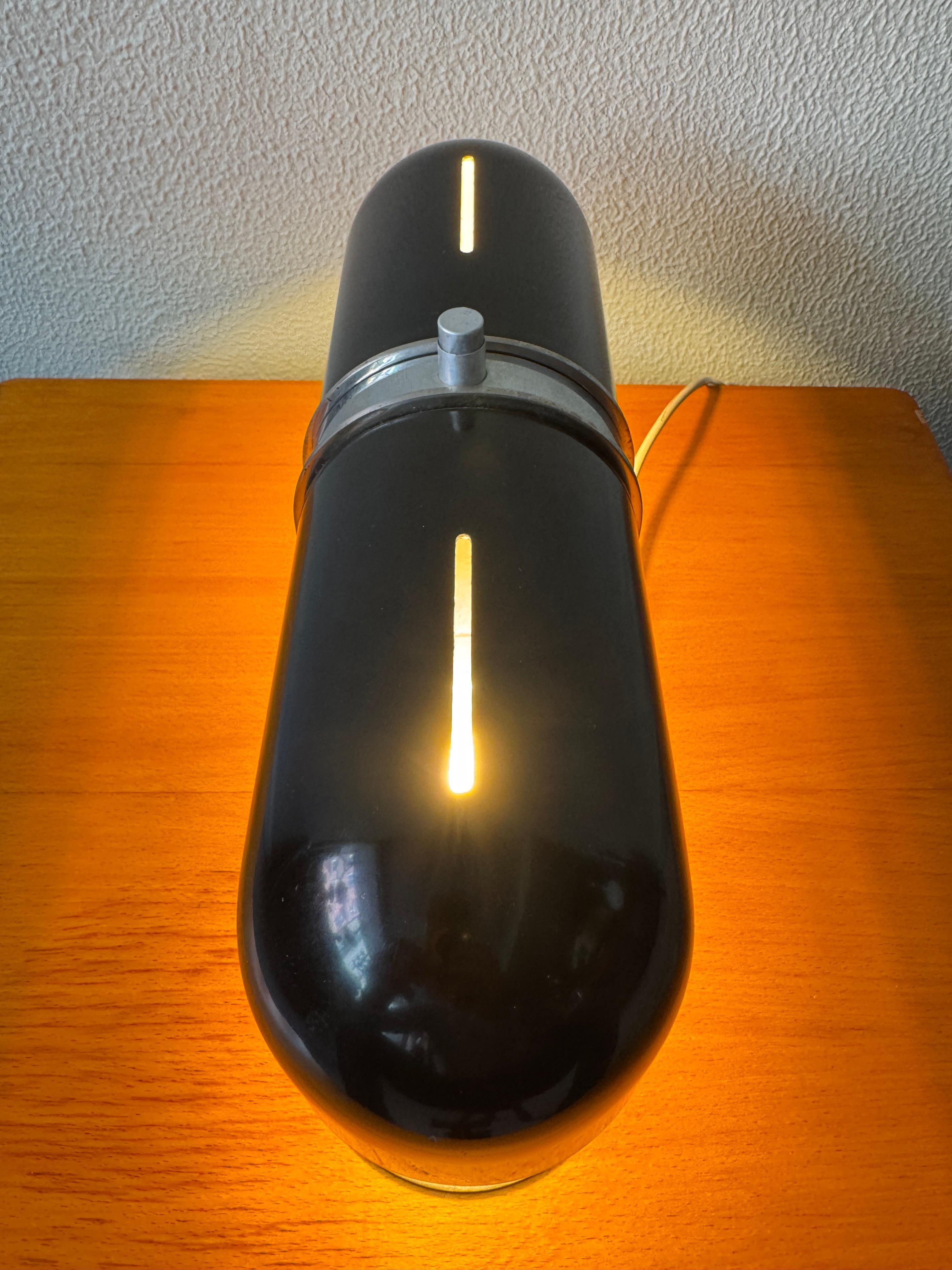André Ricard Lampe de table moderne espagnole à double abat-jour noir pour Metalarte, 1970 en vente 10