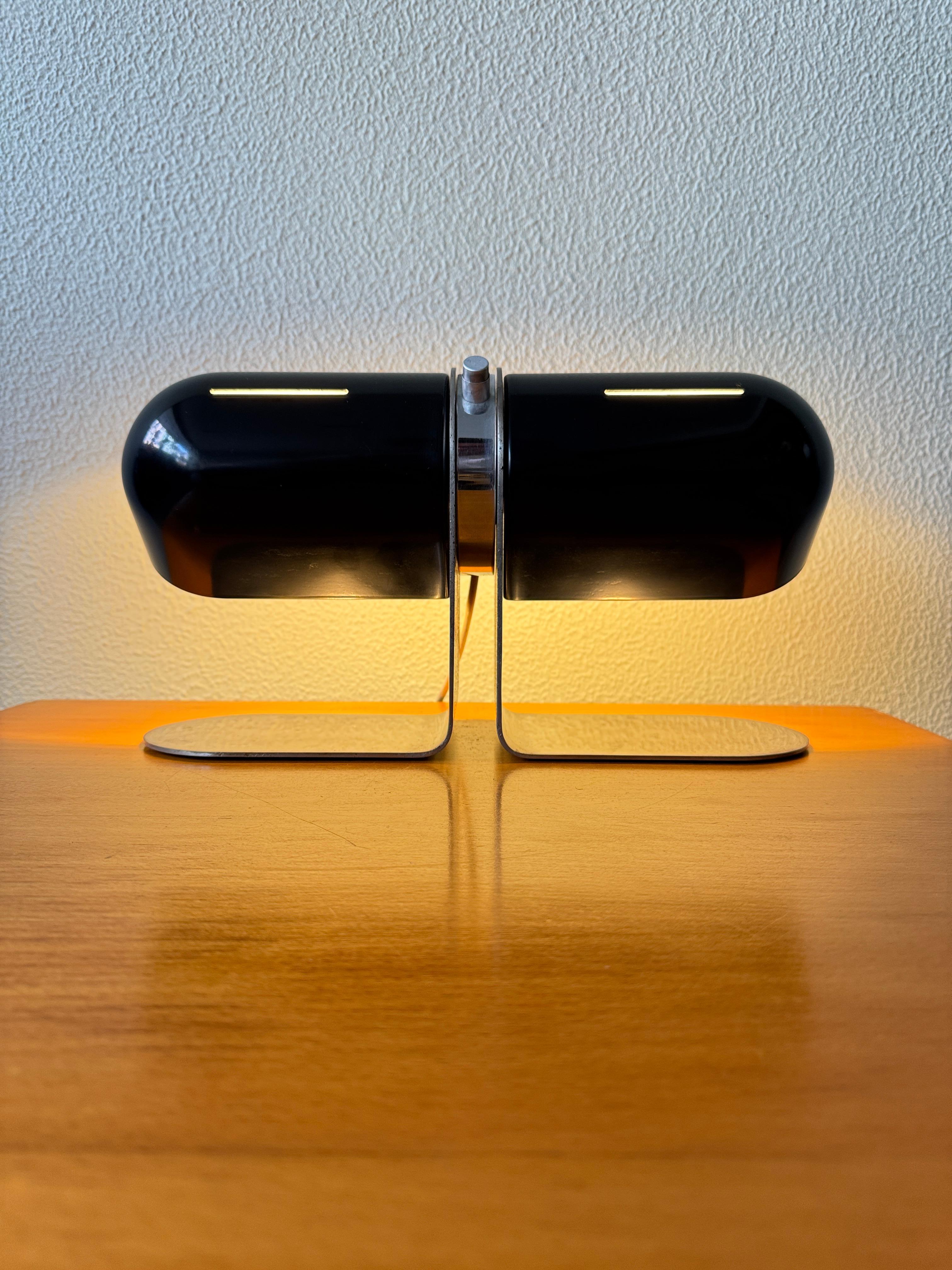 Mid-Century Modern André Ricard Lampe de table moderne espagnole à double abat-jour noir pour Metalarte, 1970 en vente