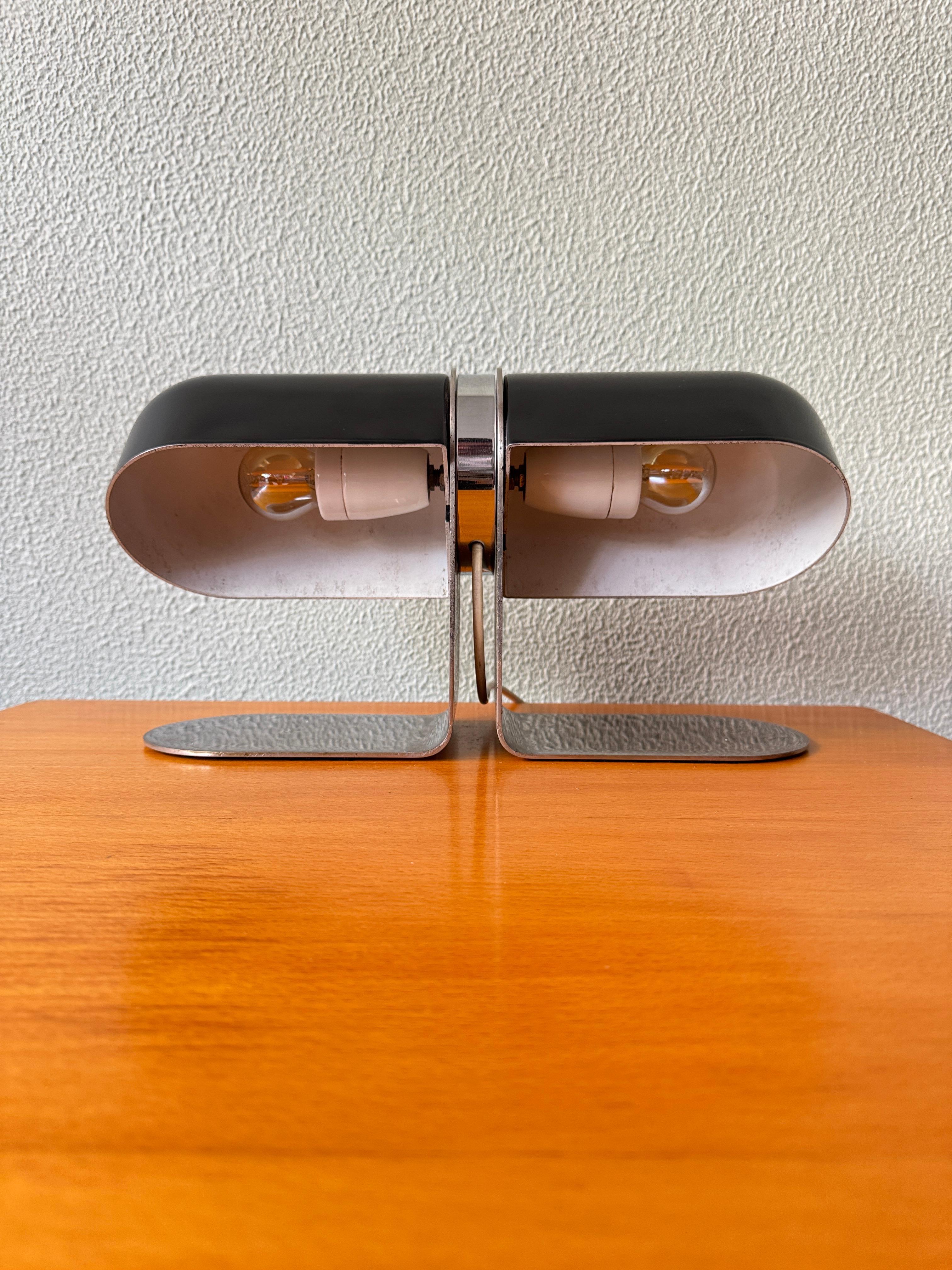 Espagnol André Ricard Lampe de table moderne espagnole à double abat-jour noir pour Metalarte, 1970 en vente