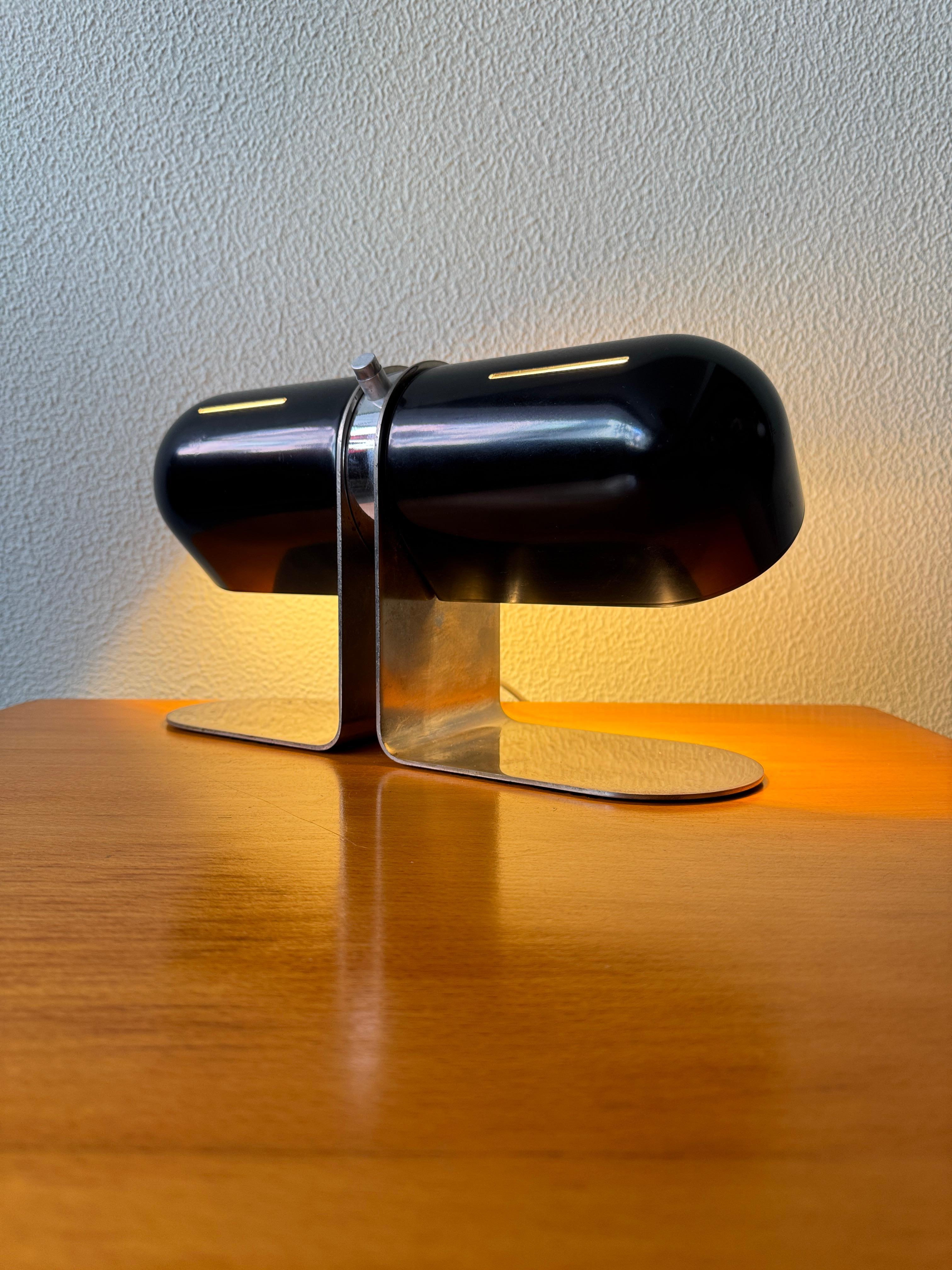 André Ricard Lampe de table moderne espagnole à double abat-jour noir pour Metalarte, 1970 en vente 1