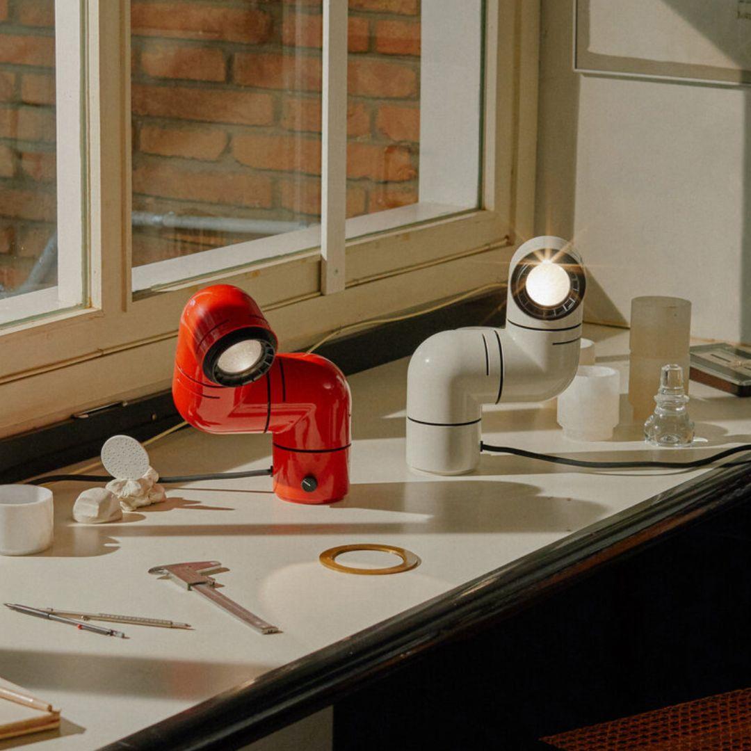 Andre Ricard lampe de bureau LED « Tatu » en rouge ABS pour Santa & Cole en vente 6