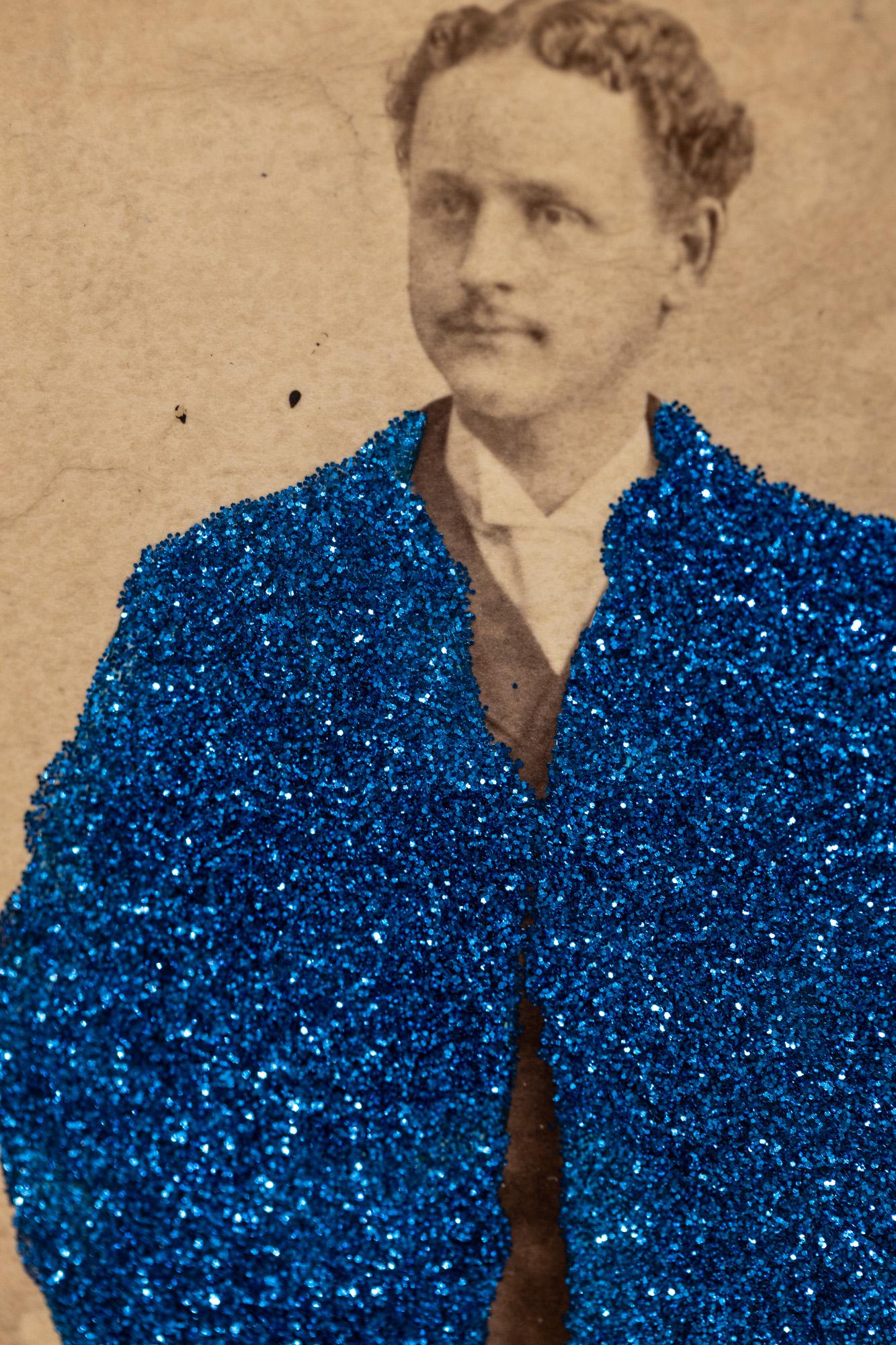 Man in Blue Glitter - Contemporary Photograph by André Schulze