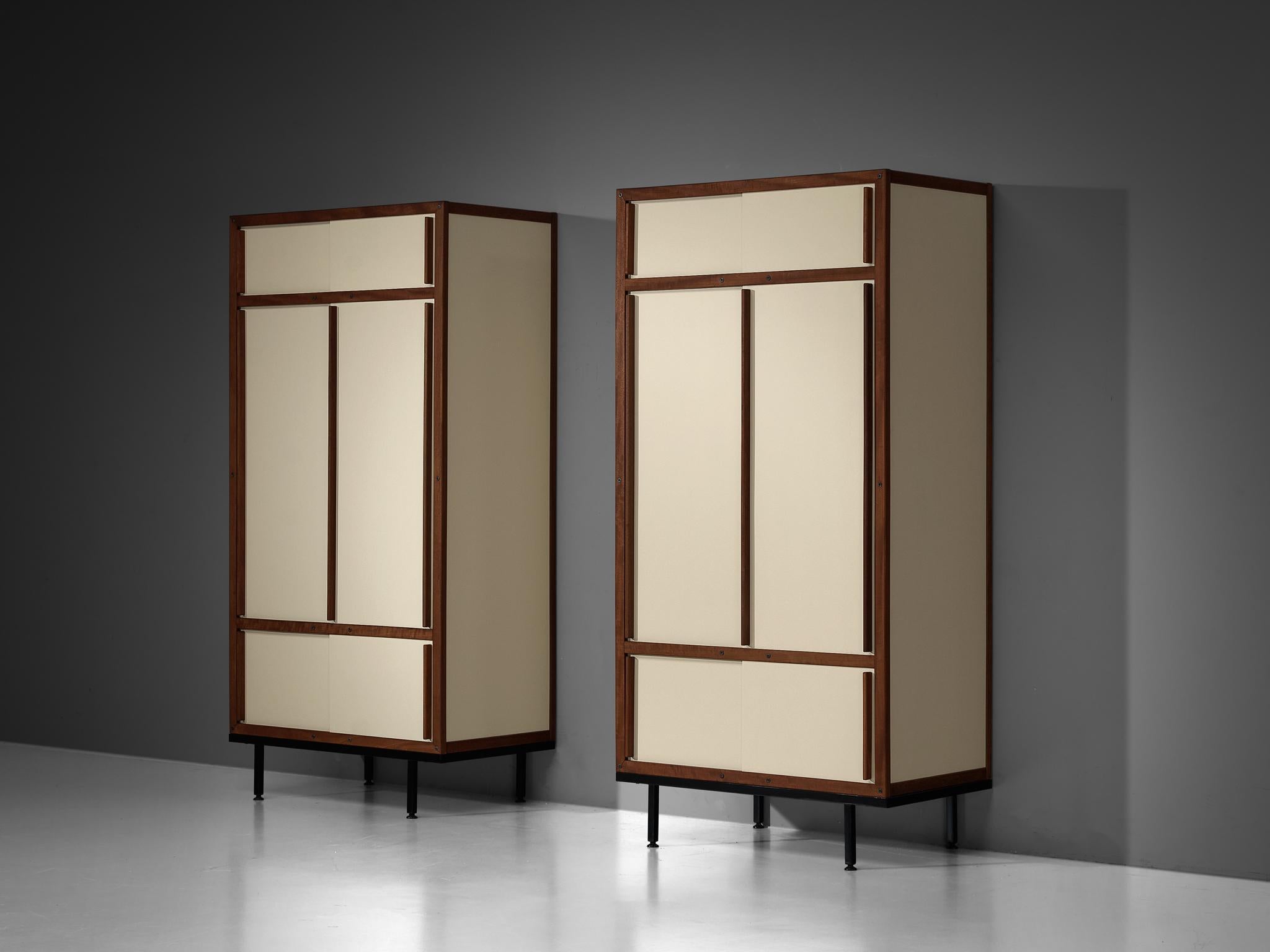 André Sornay pour Atelier Sornay, armoire, acajou, bois, métal, France, années 1960

Armoires emblématiques du milieu du siècle par le designer français Andre Sornay. Avec son design géométrique et la combinaison de l'acajou et du bois laqué blanc