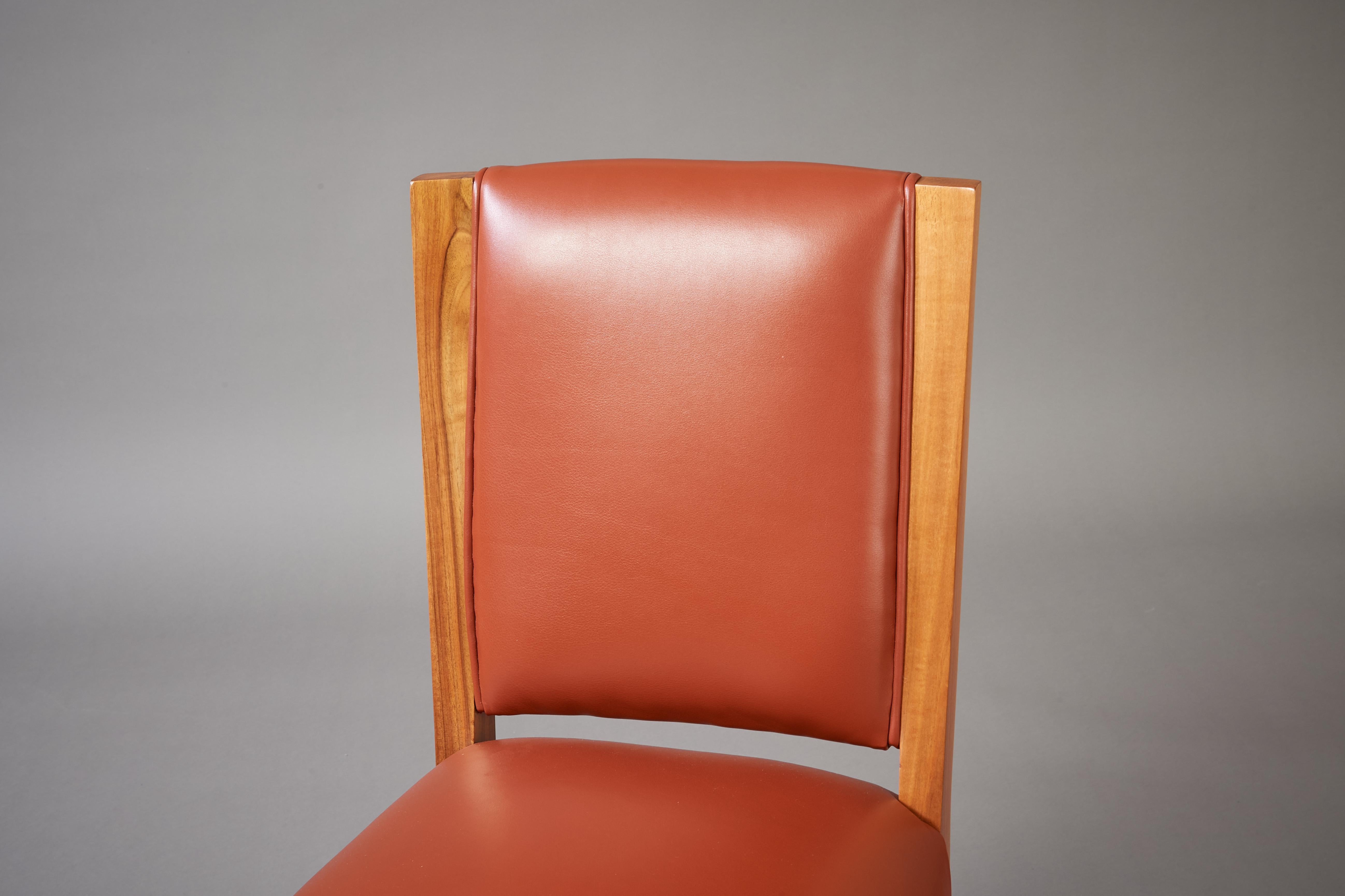 André Sornay: Important Set of Six Walnut & Leather Dining Chairs, France 1930s For Sale 10