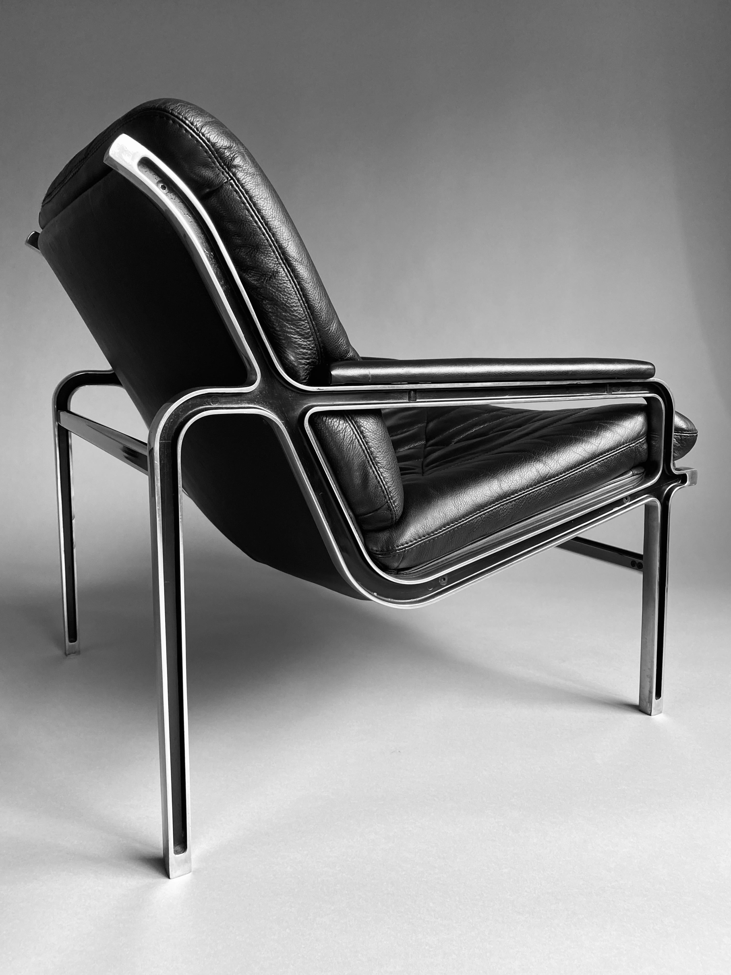 Andre VandenBeuck Mid-Century Modern Aluline Black Leather Lounge Chair For Sale 5