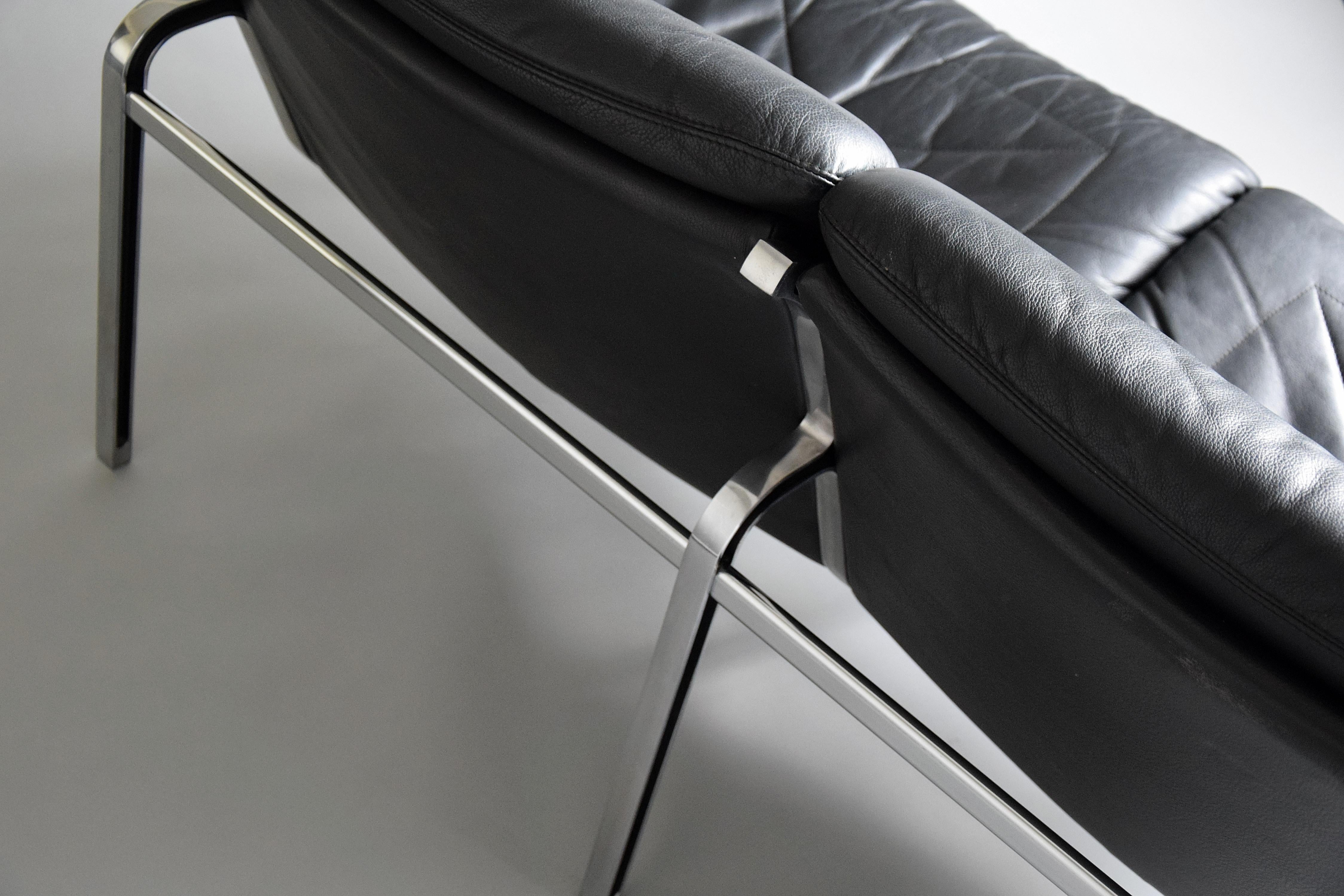 Andre Vanden Beuck Sofa aus Aluminium und schwarzem Leder im Angebot 3