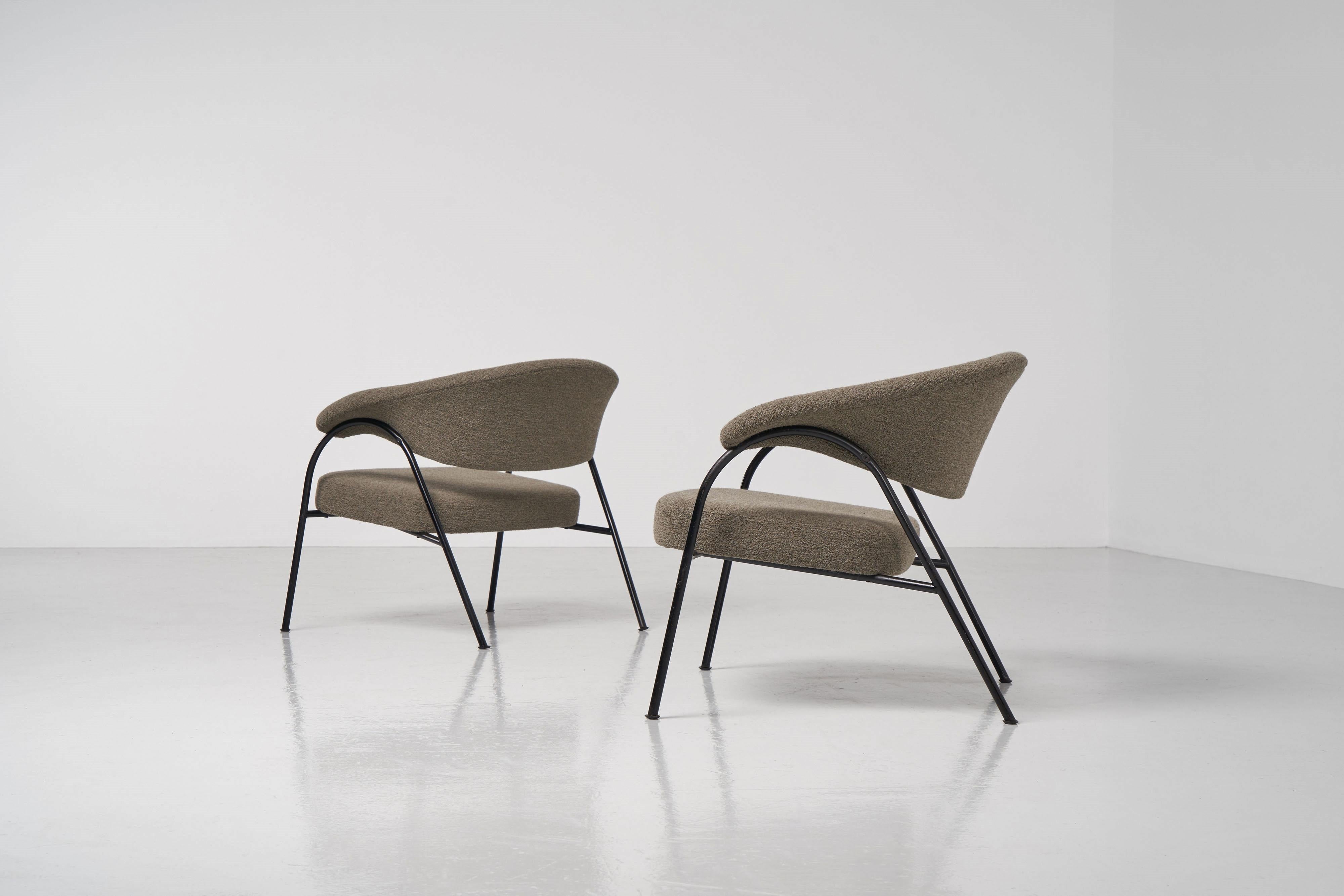 Cold-Painted Andre Vandenbeuck Arco lounge chairs Arflex Italy 1955