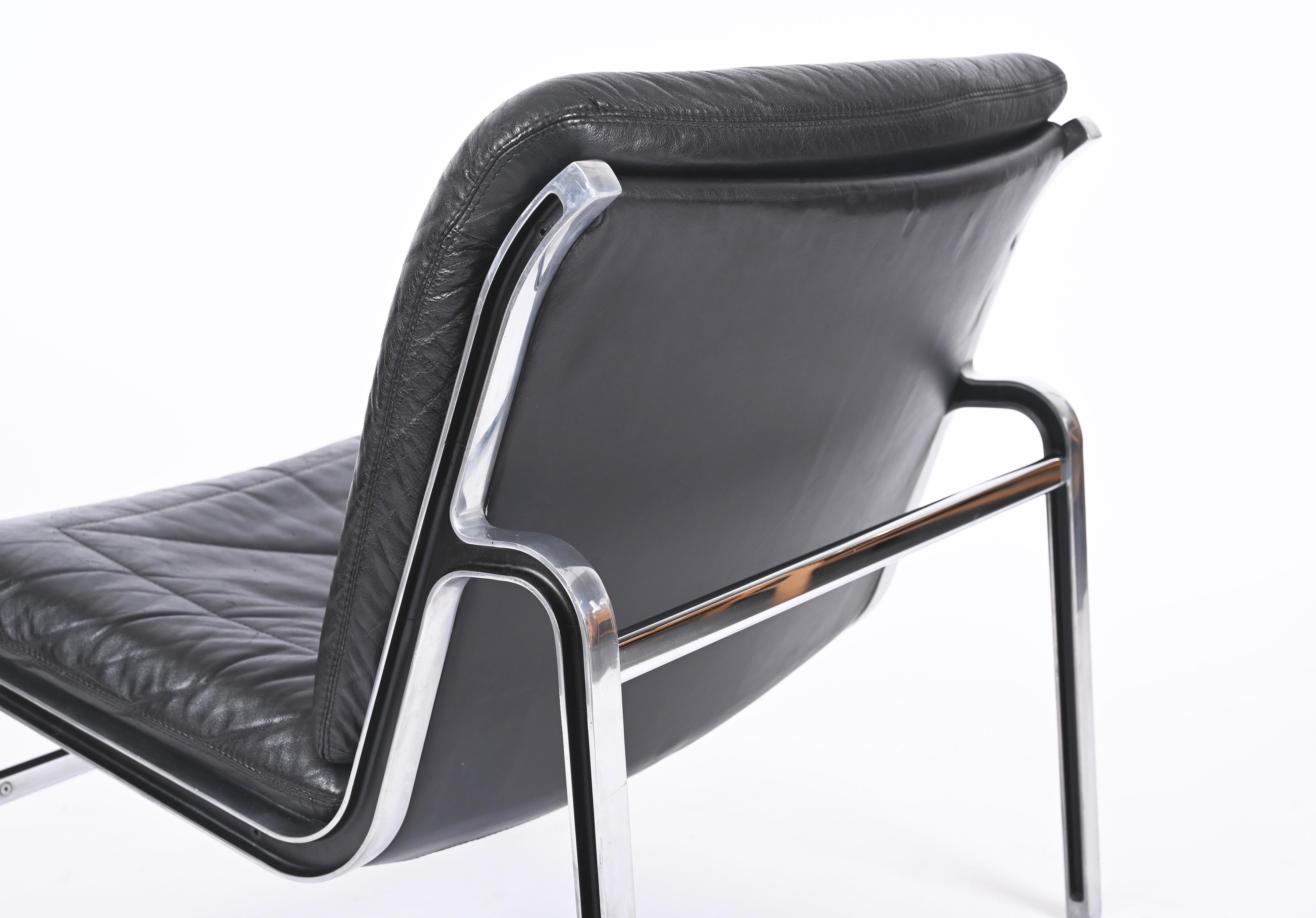 Andre Vandenbeuck Pair of 'Aluline' Chairs in Black Leather and Steel, 1960s For Sale 2