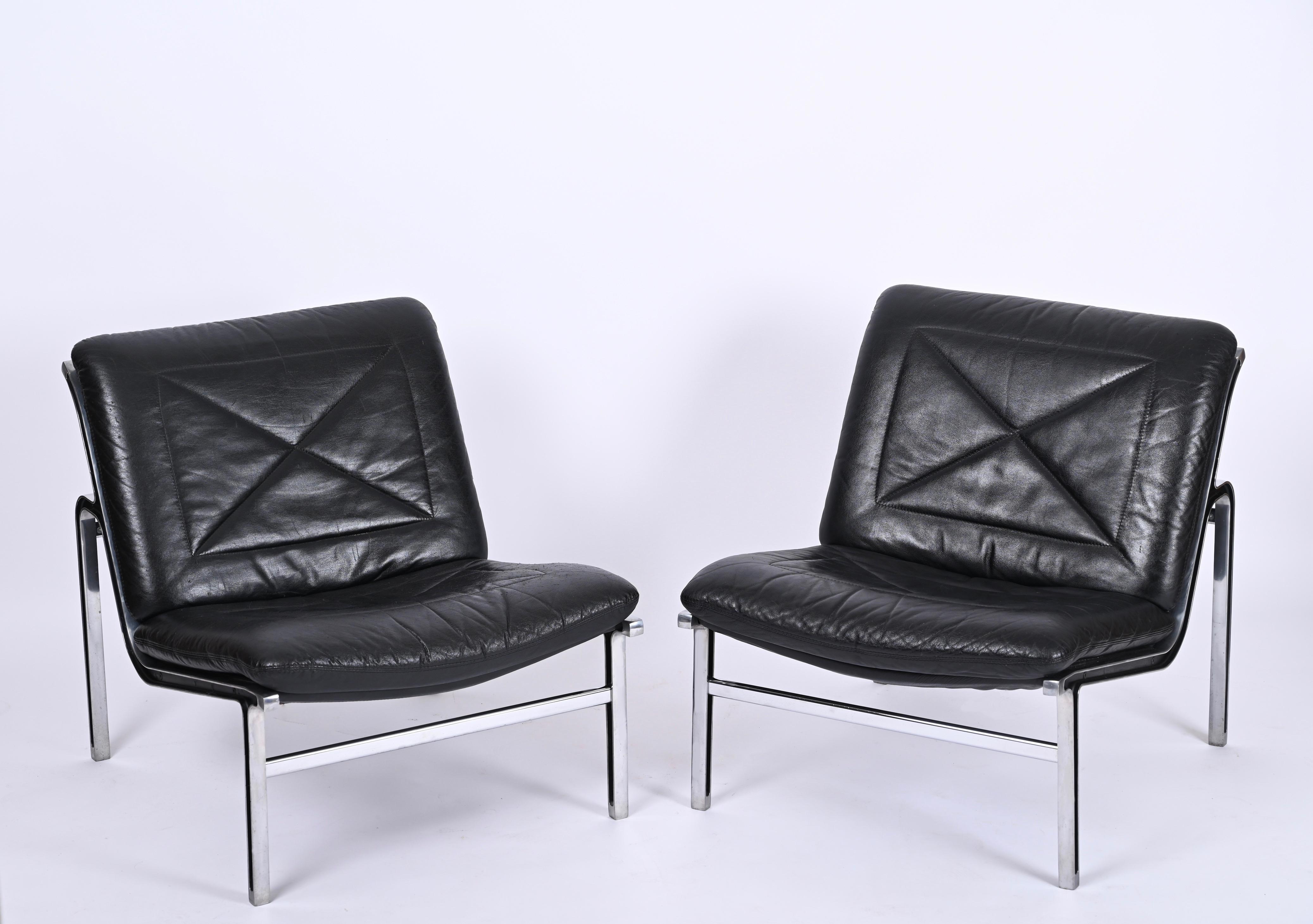Andre Vandenbeuck Pair of 'Aluline' Chairs in Black Leather and Steel, 1960s For Sale 3