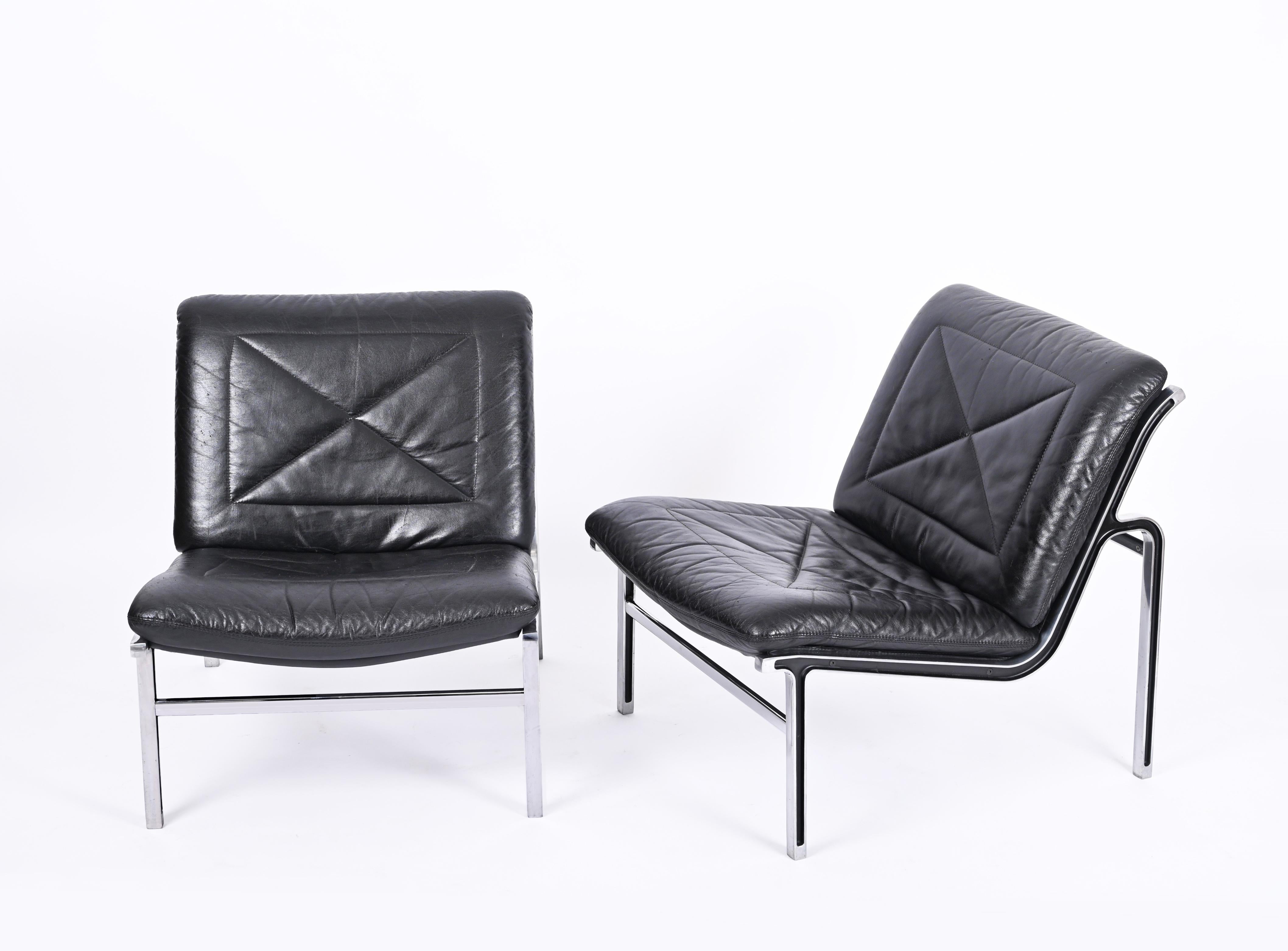 Andre Vandenbeuck Pair of 'Aluline' Chairs in Black Leather and Steel, 1960s For Sale 7