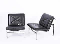 Andre Vandenbeuck Paire de chaises longues "Aluline" en cuir noir, Suisse, années 1960