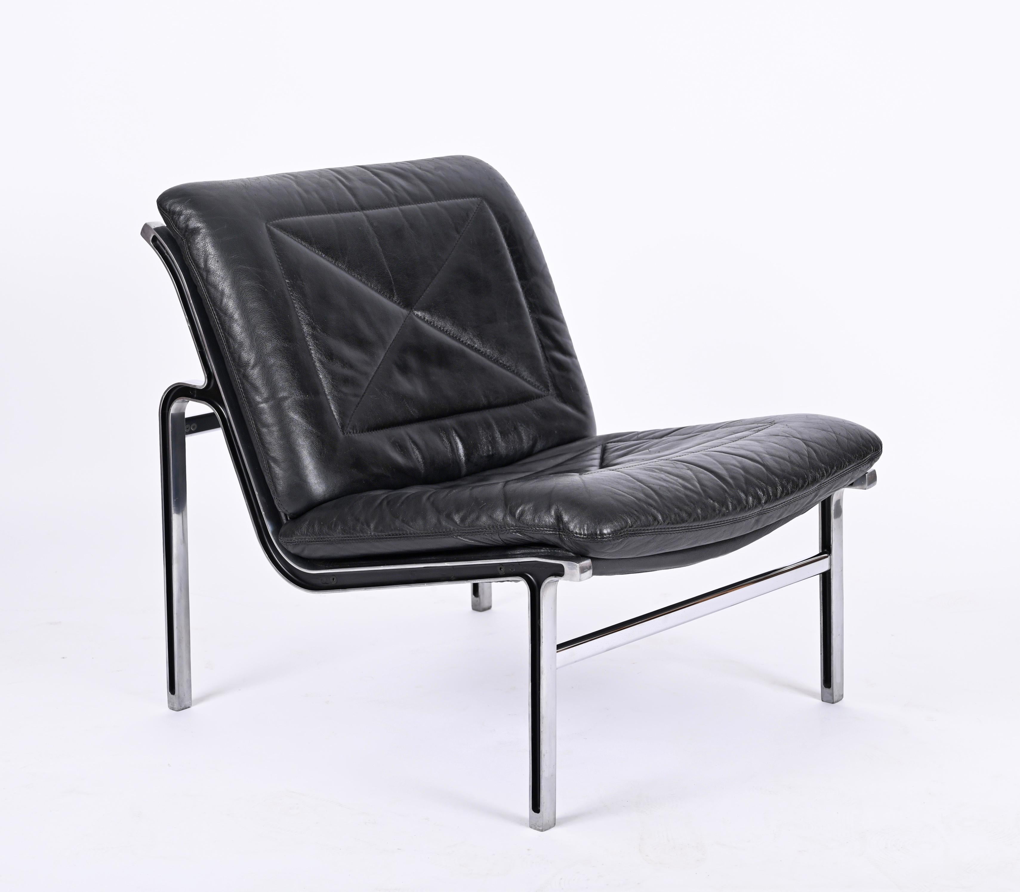 Andre Vandenbeuck Pair of 'Aluline' Lounge Chairs in Black Leather, Swiss, 1960s In Good Condition For Sale In Roma, IT