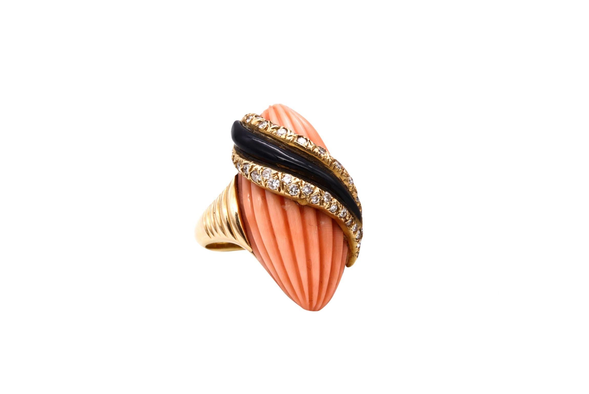Andre Vassort 1960 France 18Kt Cocktail Ring with 1.02 Ct Diamonds Coral & Onyx For Sale 2