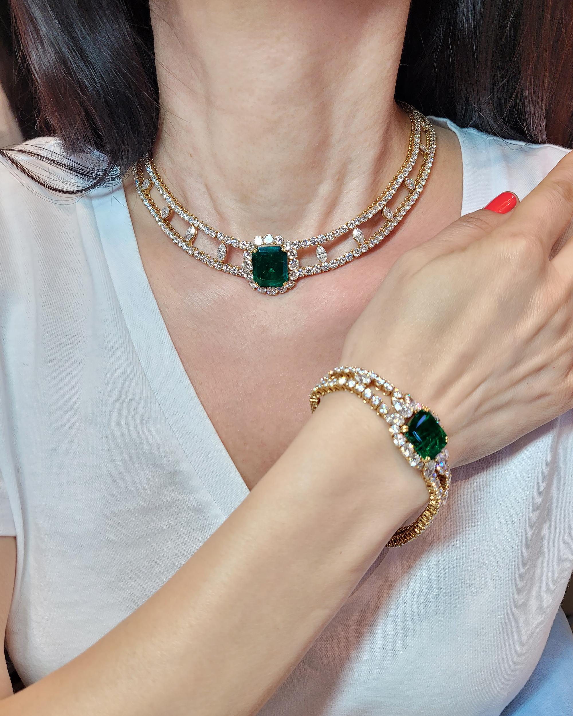 Women's Vassort Certified 9.50 Carat Emerald Diamond Bracelet For Sale