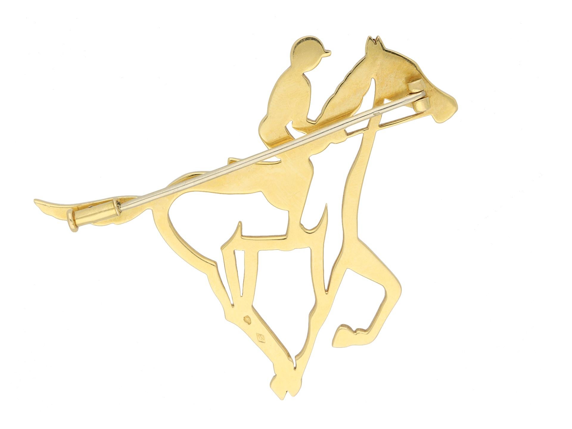 André Vassort gold horse brooch, French, circa 1970. In Good Condition For Sale In London, GB