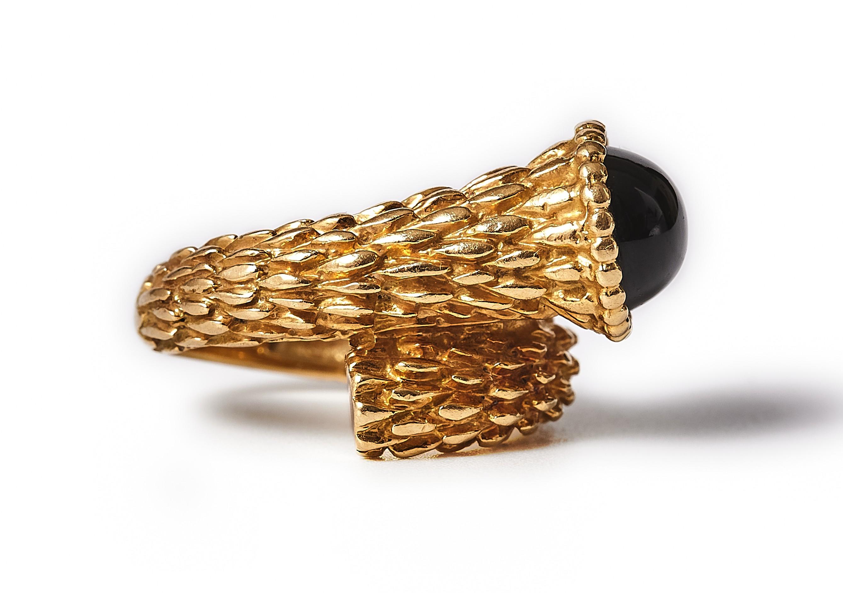 Donna Anello Andre Vassort Serpent Bohème in onice e oro giallo 18 carati, circa 1970. in vendita