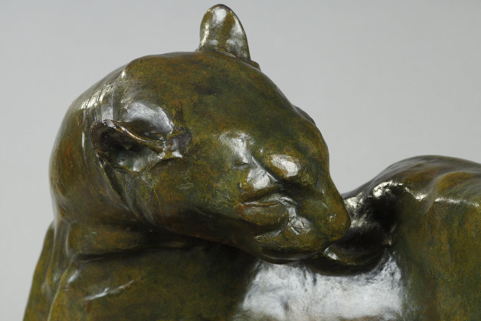 Panther licking
by André-Vincent BECQUEREL (1893-1981)

A bronze sculpture with nuanced green patina
Signed on the base 