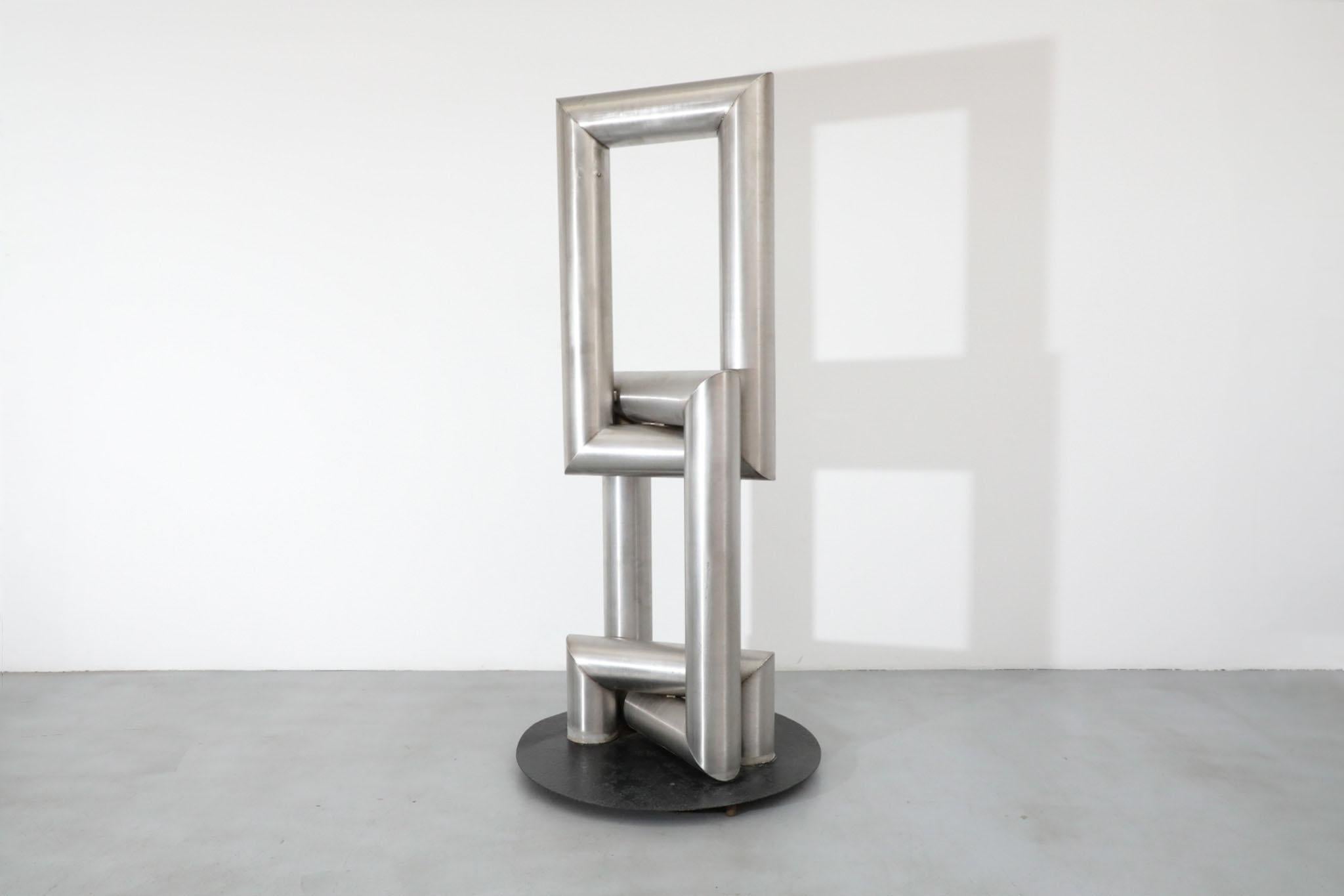 Große Skulptur aus gebürstetem Stahl, Andre Volten zugeschrieben, 1980er Jahre, Niederlande (Niederländisch) im Angebot
