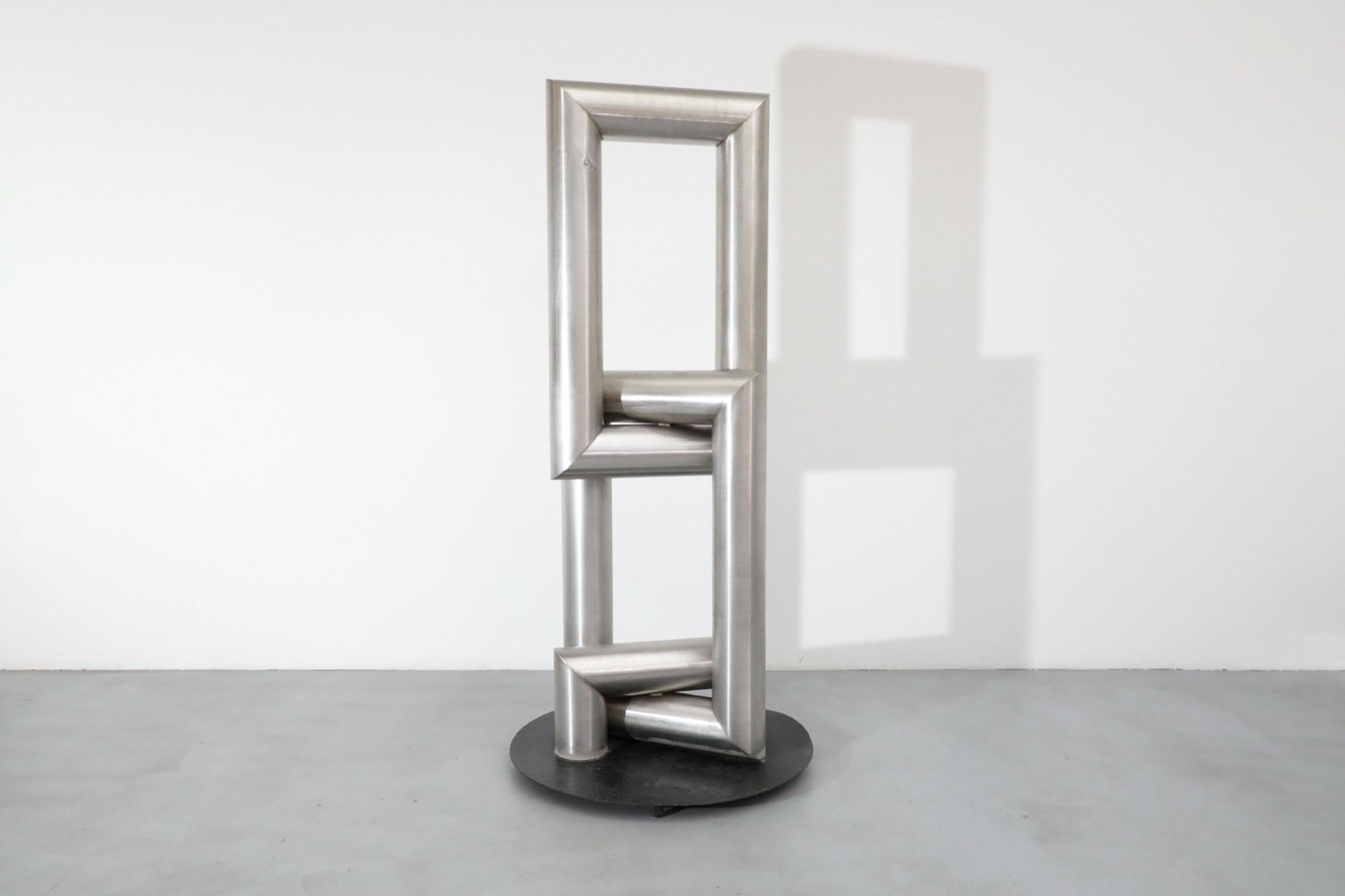 Große Skulptur aus gebürstetem Stahl, Andre Volten zugeschrieben, 1980er Jahre, Niederlande (Ende des 20. Jahrhunderts) im Angebot