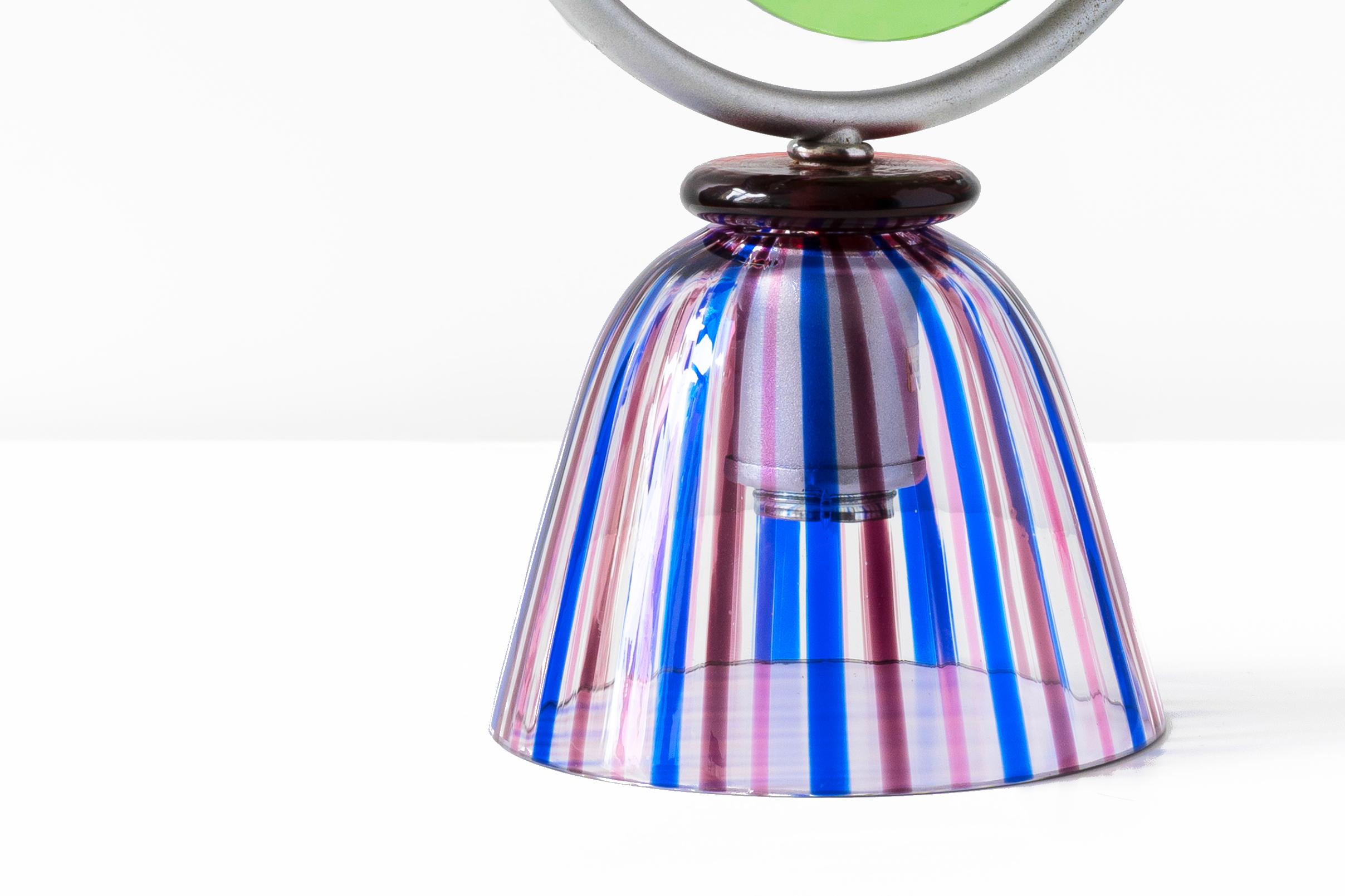 Métal Andrea Anastasio, 20TH CENTURY DESIGN DESIGN, lampe murale en verre unique et colorée en vente