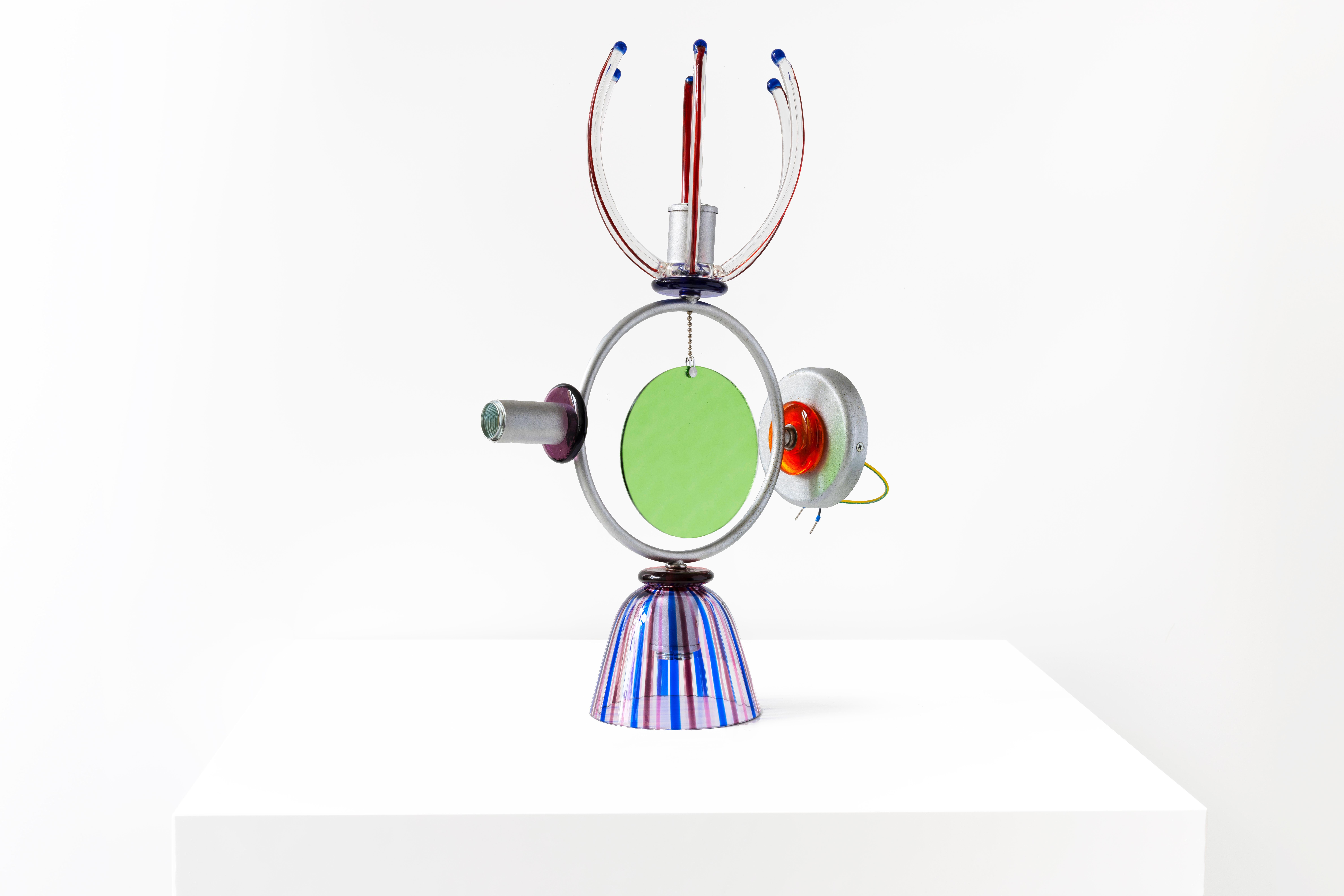 CET ARTICLE PEUT ÊTRE RÉCUPÉRÉ À PARIS OU À LONDRES ET NOUS OFFRONS UNE LIVRAISON GRATUITE À PARIS OU À LONDRES.

Cette applique polychrome en verre et métal 