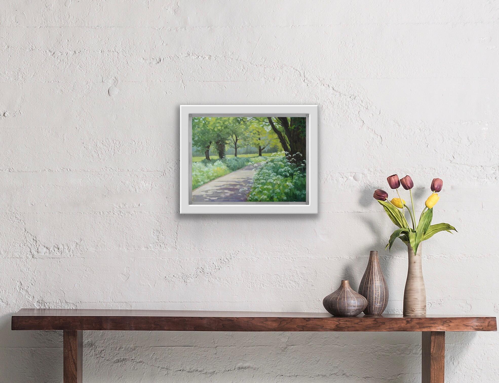Paisaje de primavera cerca de Broughton - Landscape Painting Gris de Andrea Bates