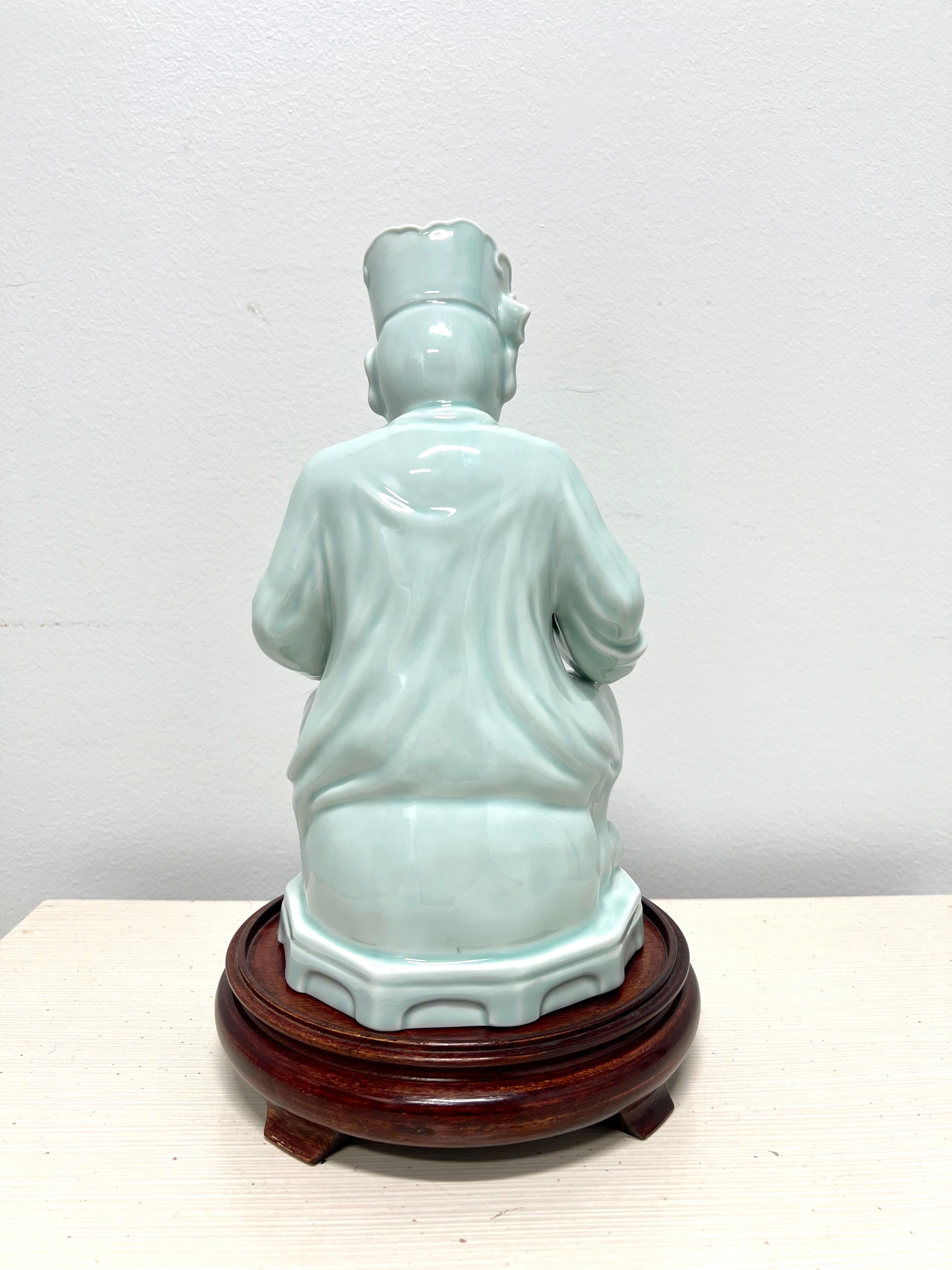 ANDREA BY SADEK Blue Porcelain Buddha Figurine on Stand In Good Condition For Sale In Charlotte, NC